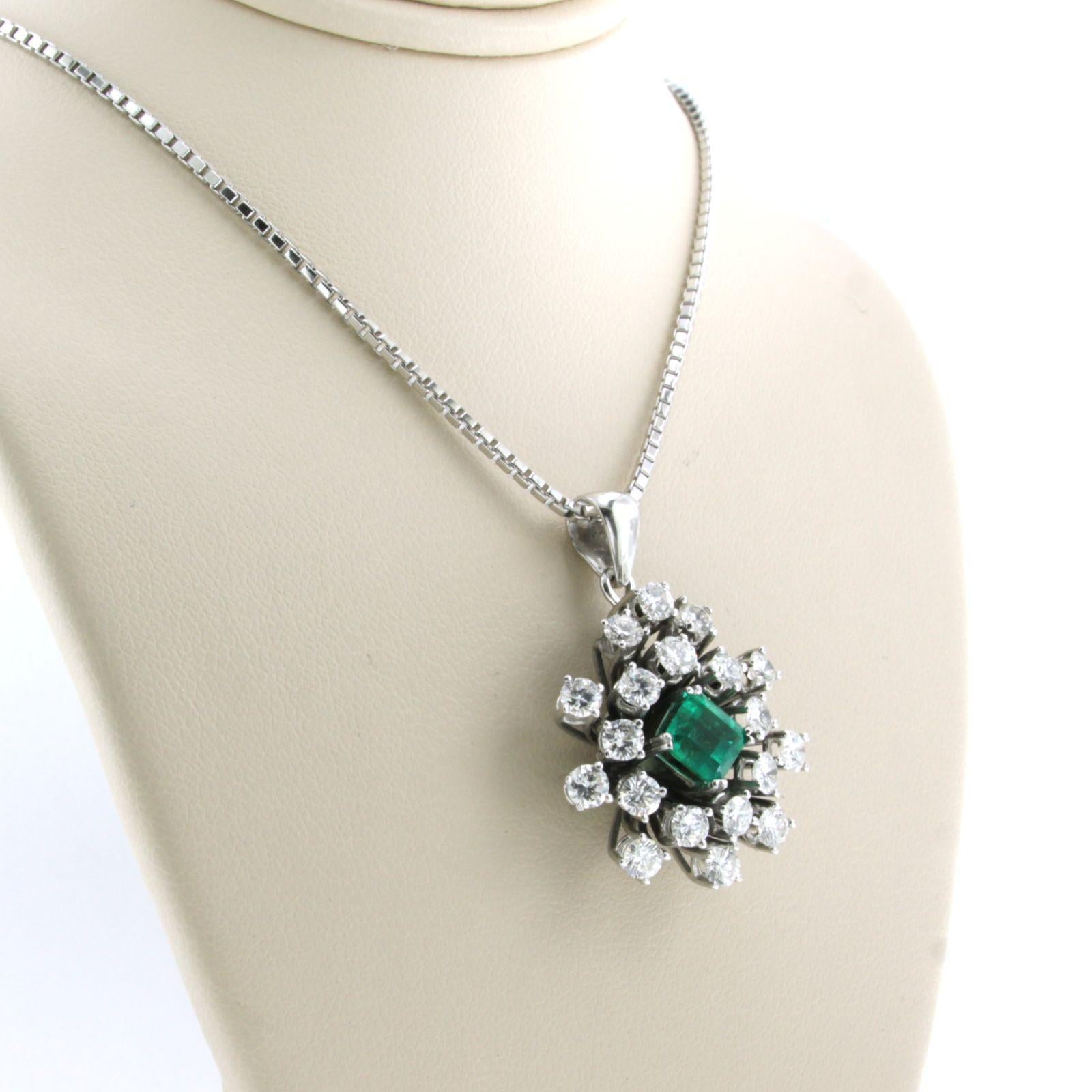 Cadena y colgante con diamantes talla esmeralda y brillante de hasta 1,96ct de oro de 14k Corte brillante en venta