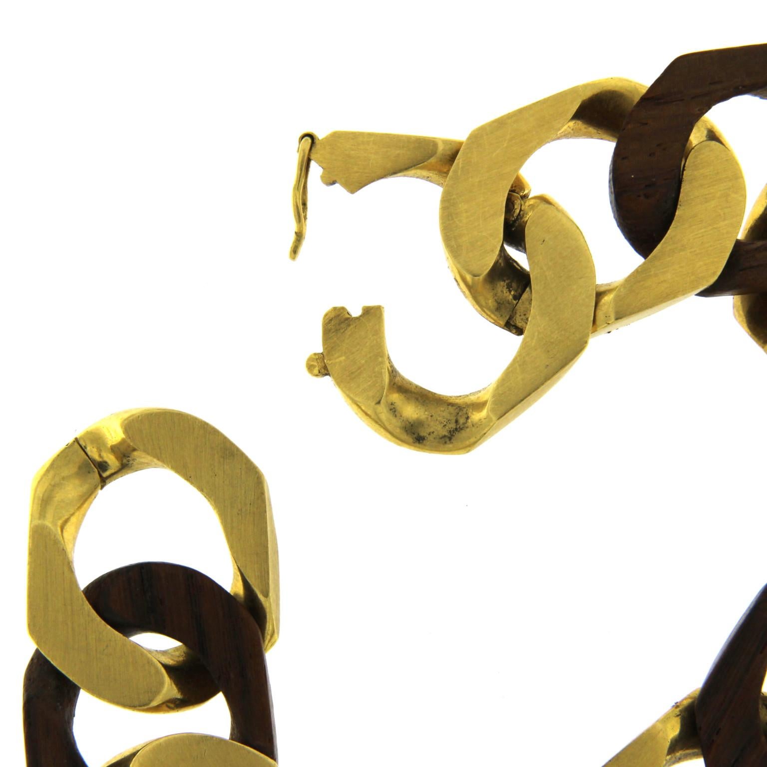 Women's Chain Bracelet in 18 Karat Yellow Mat Gold and Rosewood