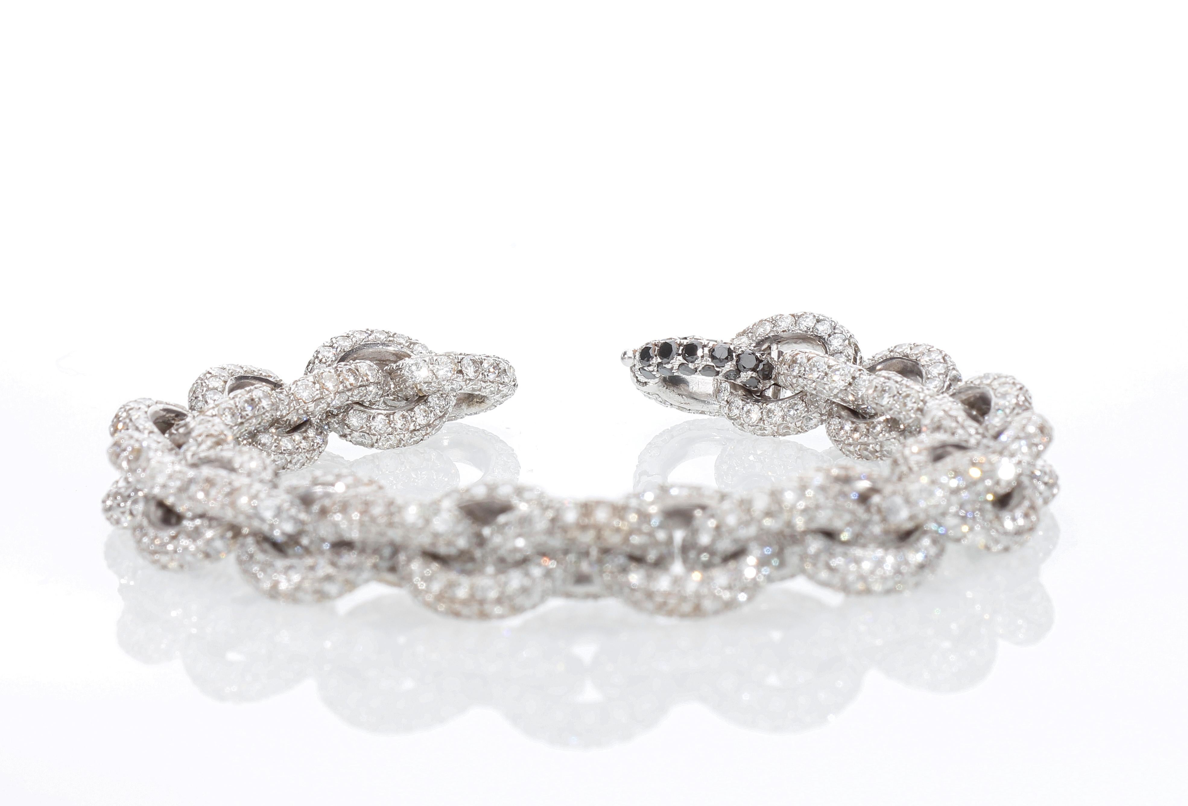 Women's or Men's Chain Bracelet with 30.76 Ct of White Diamonds. Handmade. Made in Italy For Sale