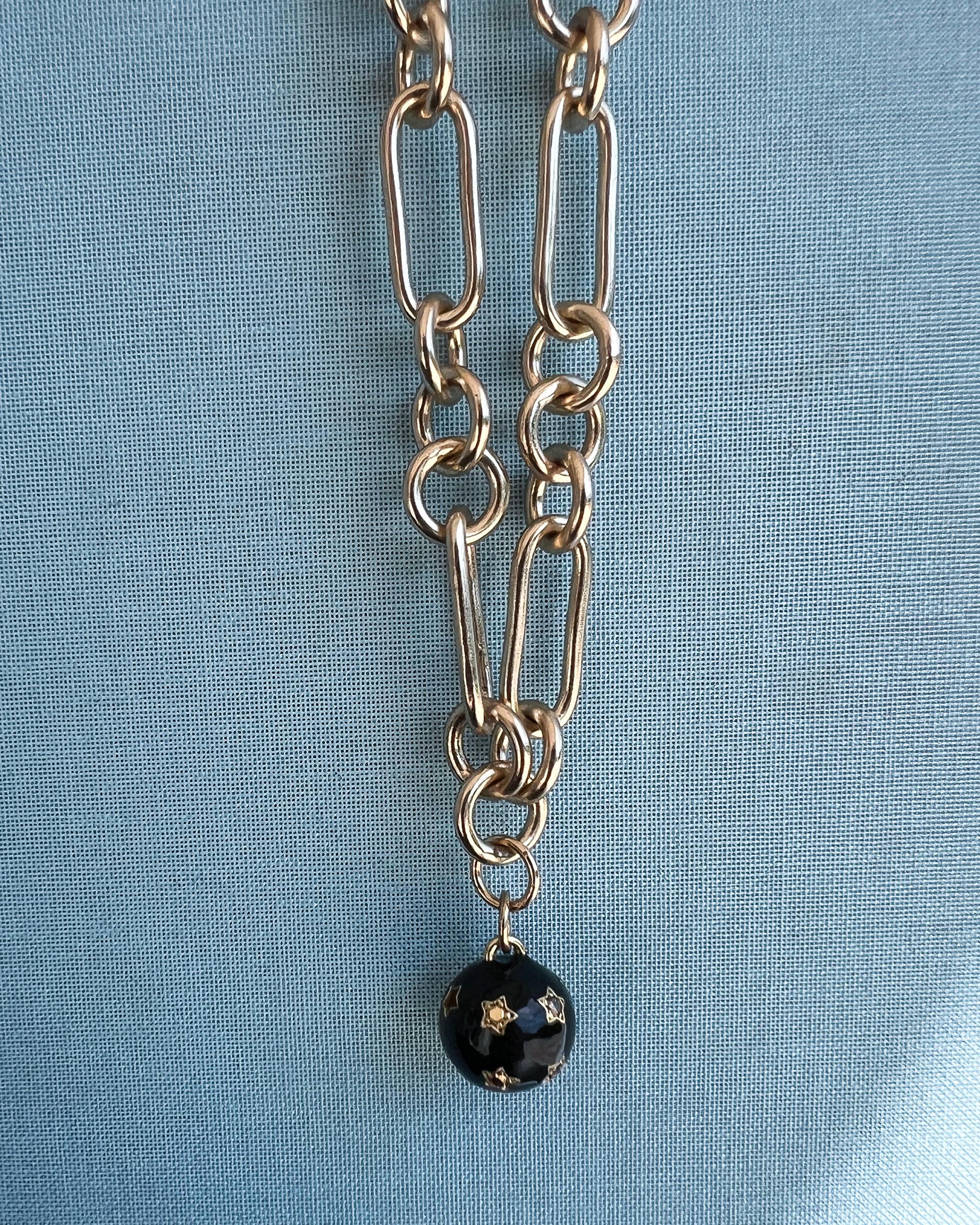 Collier ras du cou en chaîne Pendentif étoile sphère diamantée émail noir Pour femmes en vente