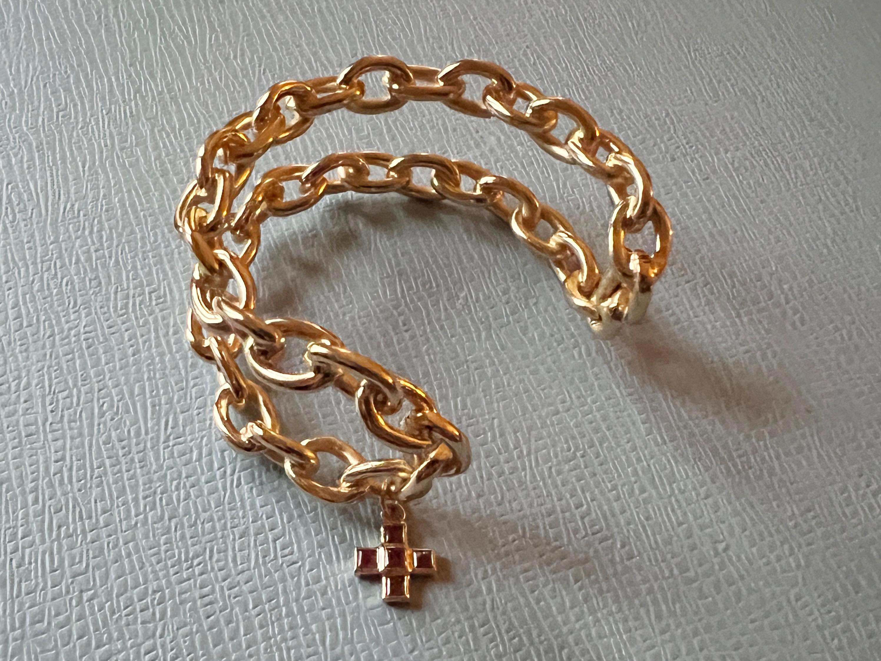 Contemporaneo Bracciale a catena con croce di rubino in vendita