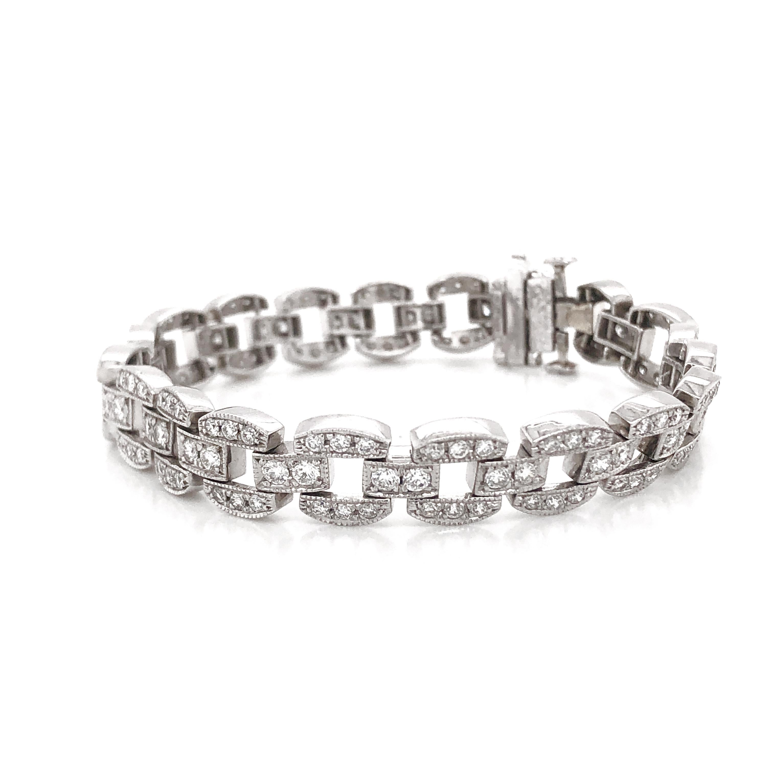 Contemporary Round Cut White Diamonds 4.36 Carat Platinum Chain Link Bracelet For Sale