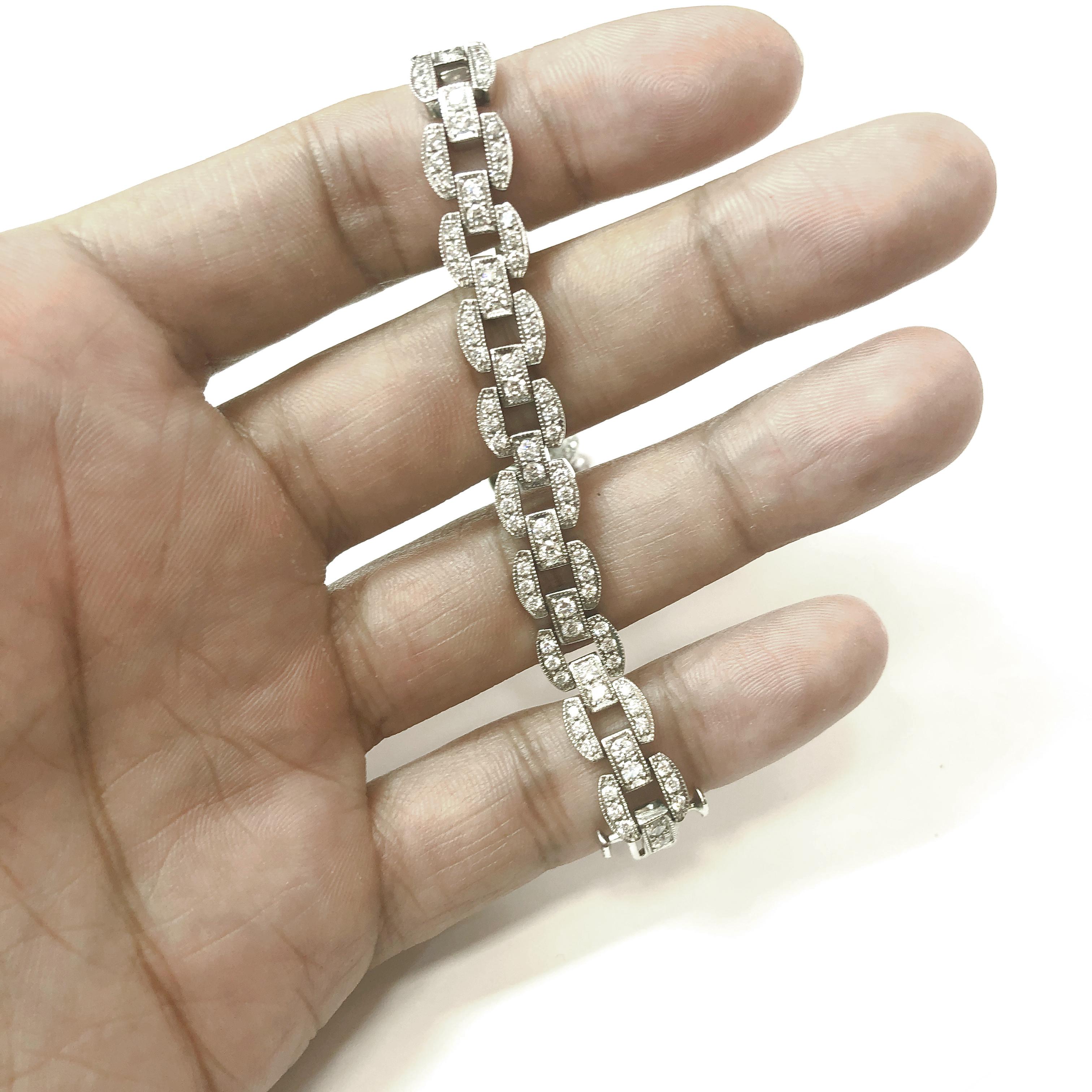 Women's Round Cut White Diamonds 4.36 Carat Platinum Chain Link Bracelet For Sale