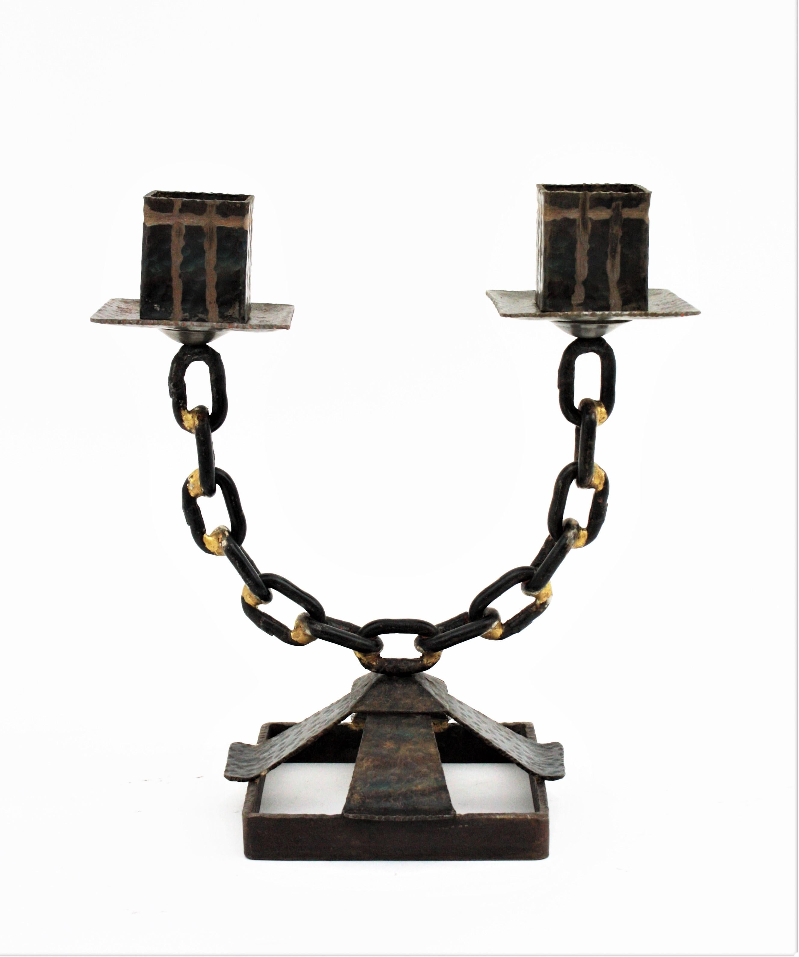 chain link candle holder