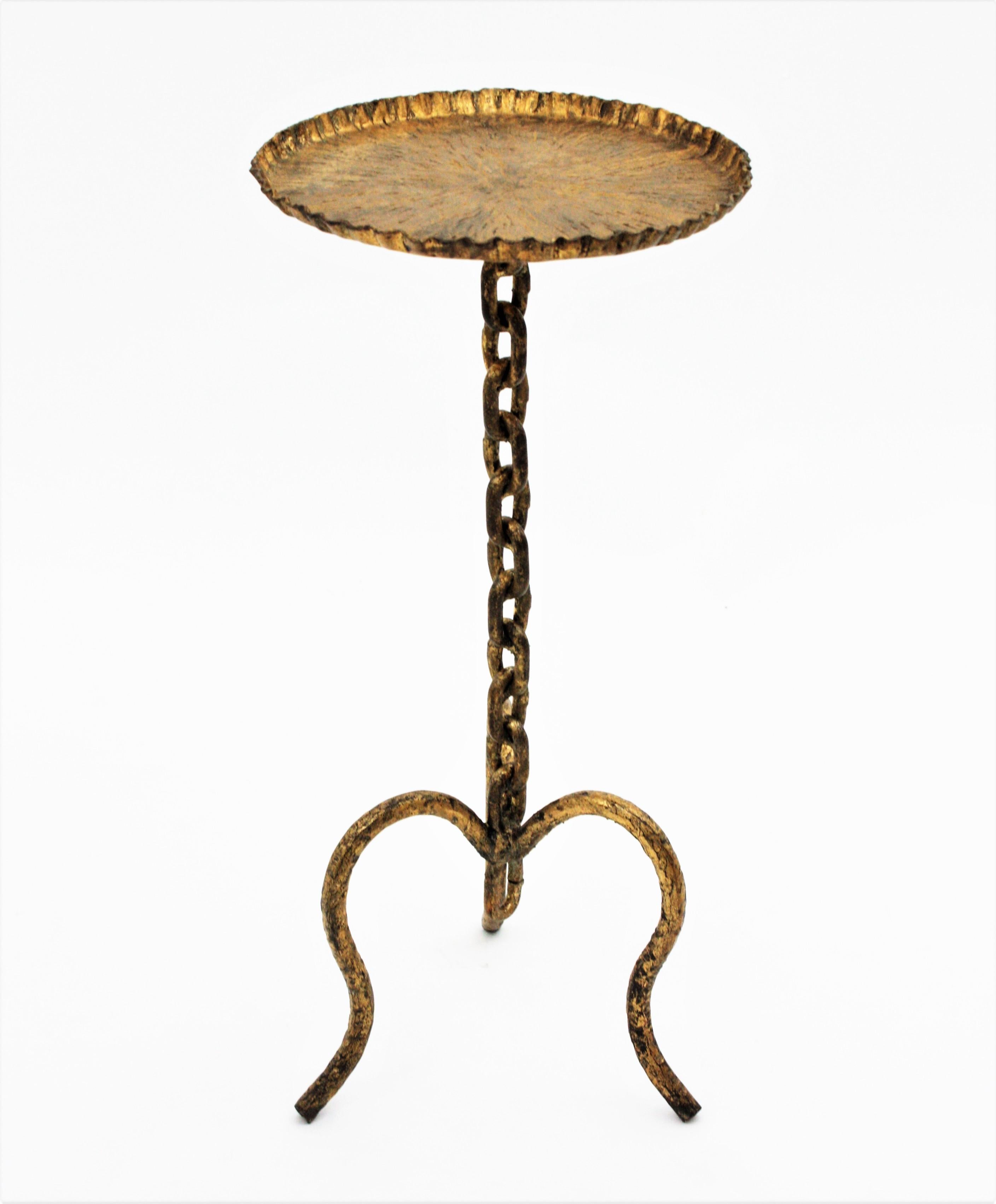 20th Century Chain Link Gilt Iron Drinks Table Guéridon or End Table, Spain, 1930s