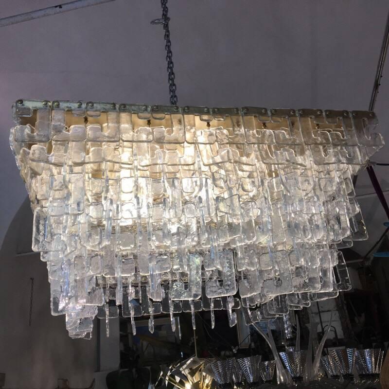 Chain Link Murano Clear Glass Chandelier, Brass Structure, 1970s In Excellent Condition In Florence, IT