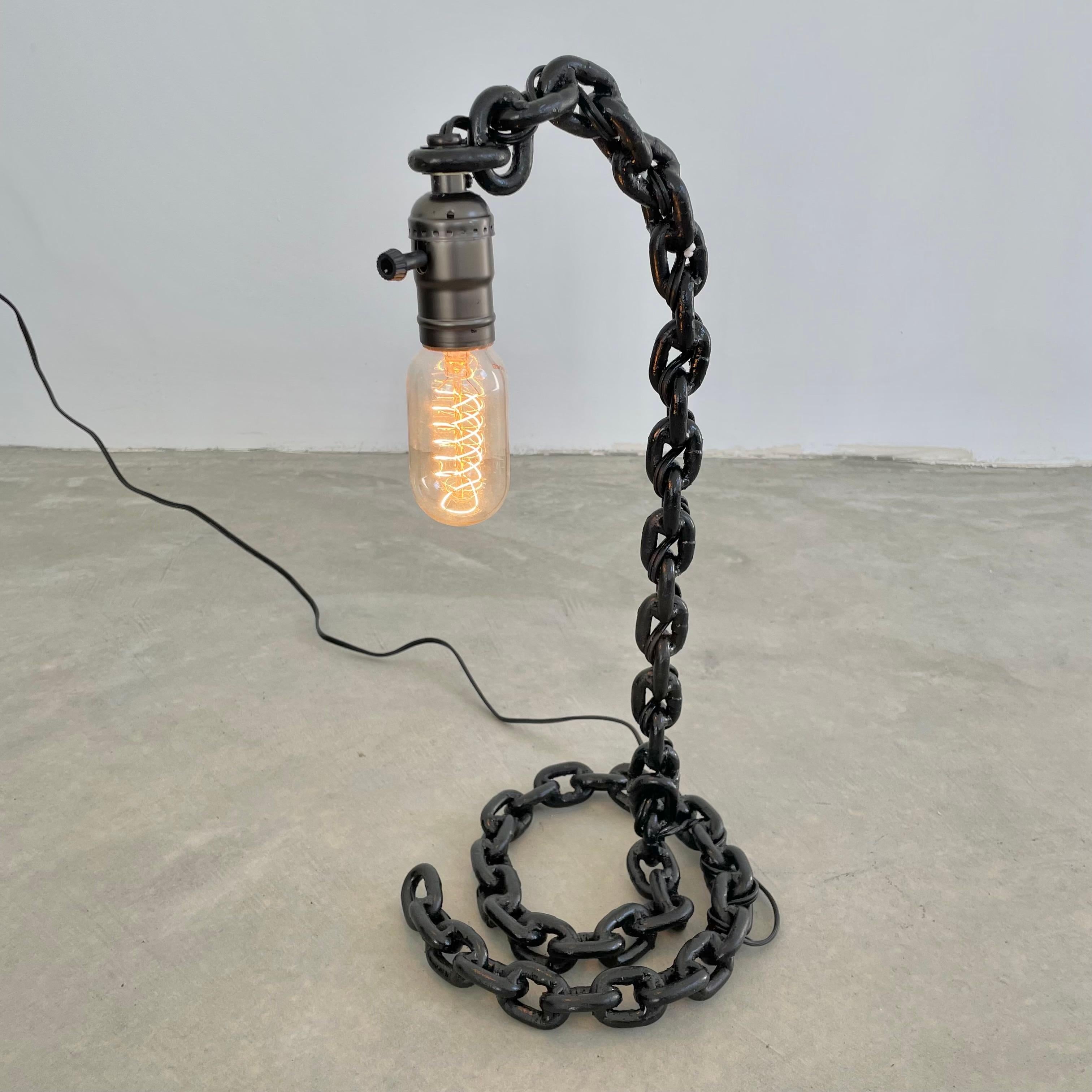 Metal Chain Link Table Lamp