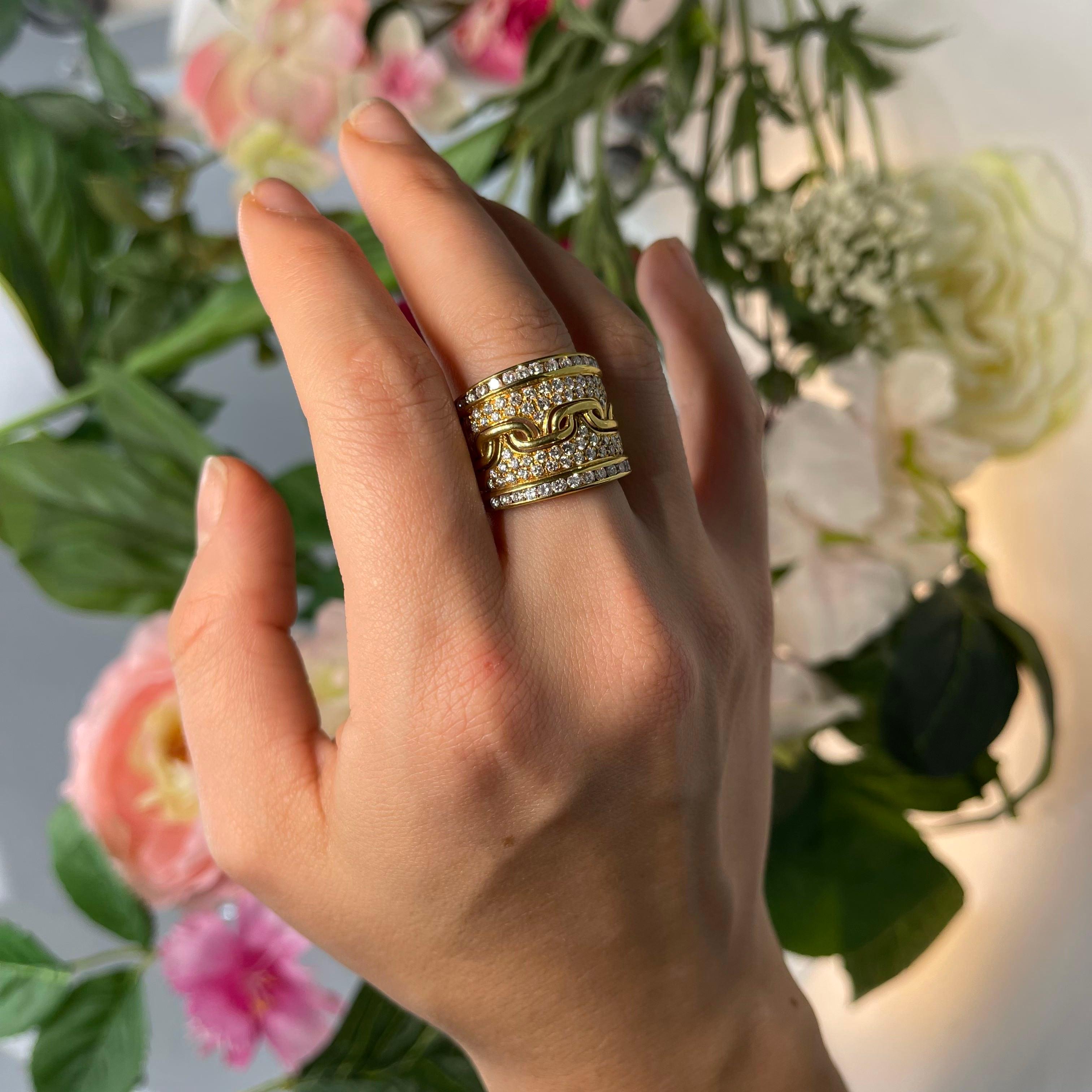 Anello Vintage con Motivo a Catena Diamanti Bianchi 2,12 Carati Oro Giallo in vendita 2