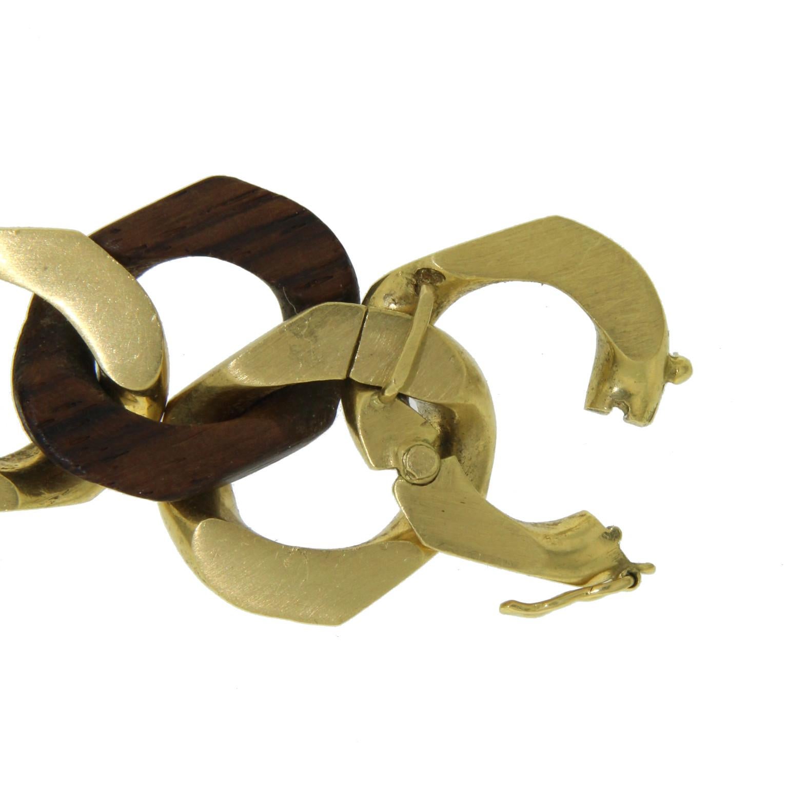Chain Necklace in 18 Karat Yellow Mat Gold and Rosewood For Sale at 1stDibs