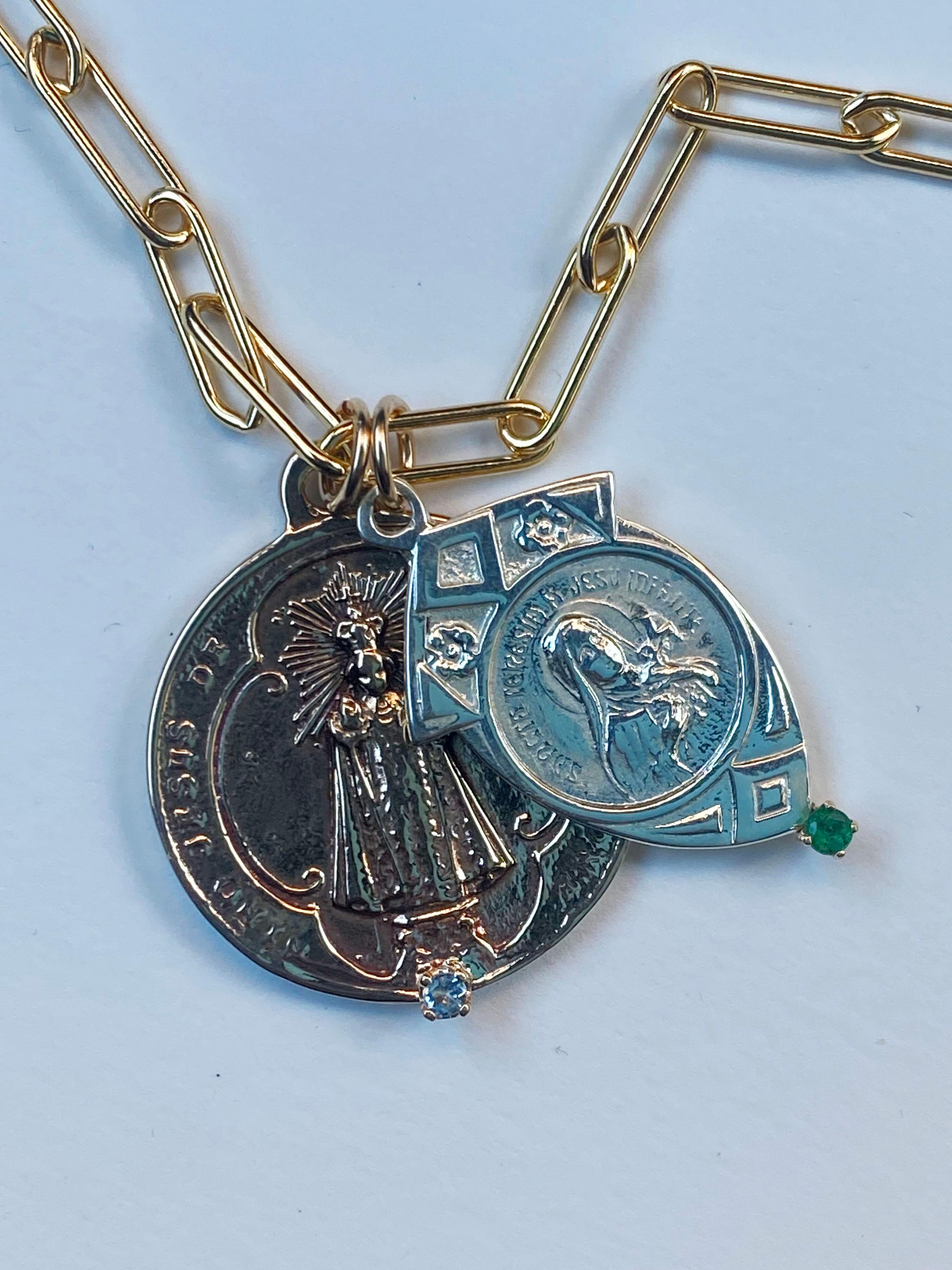 Victorien Chaîne collier Médaille de la Vierge Marie avec émeraude, aigue-marine et bronze J Dauphin en vente