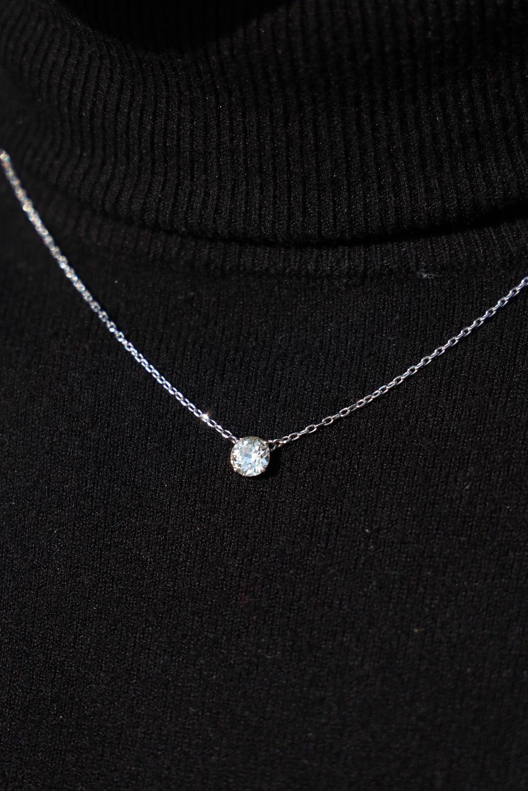Necklace in white gold 750 thousandths (18 carats). mesh forÃ§at. set with a diamond old cut. about 0.83 ct. dimensions of the pendant: 0.70 x 0.70 cm. turn of neck: 45 cm. total weight: 3.62 g. hallmark Eagle head. Excellent condition