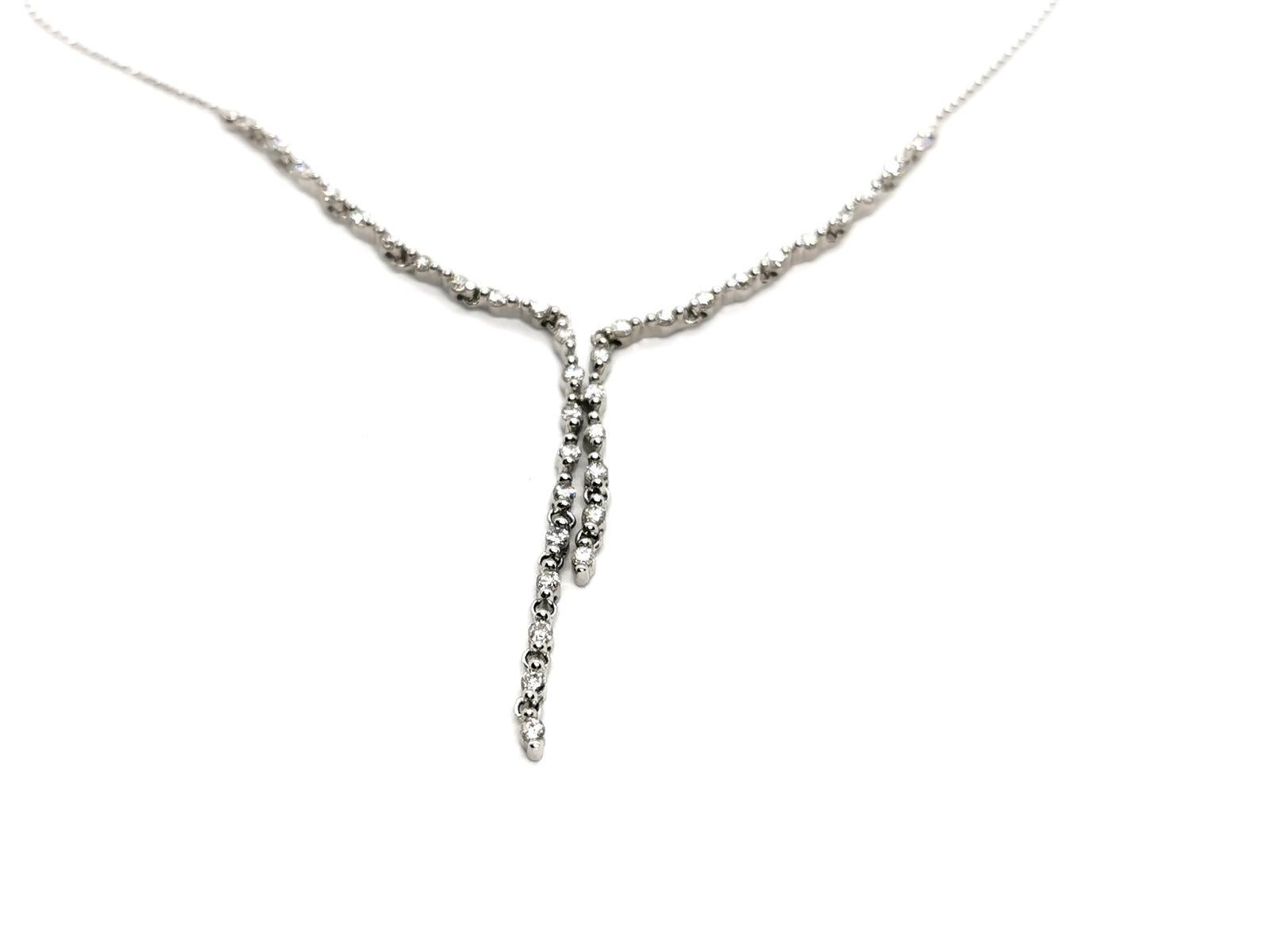 Chaîne collier en or blanc et diamants Excellent état - En vente à PARIS, FR