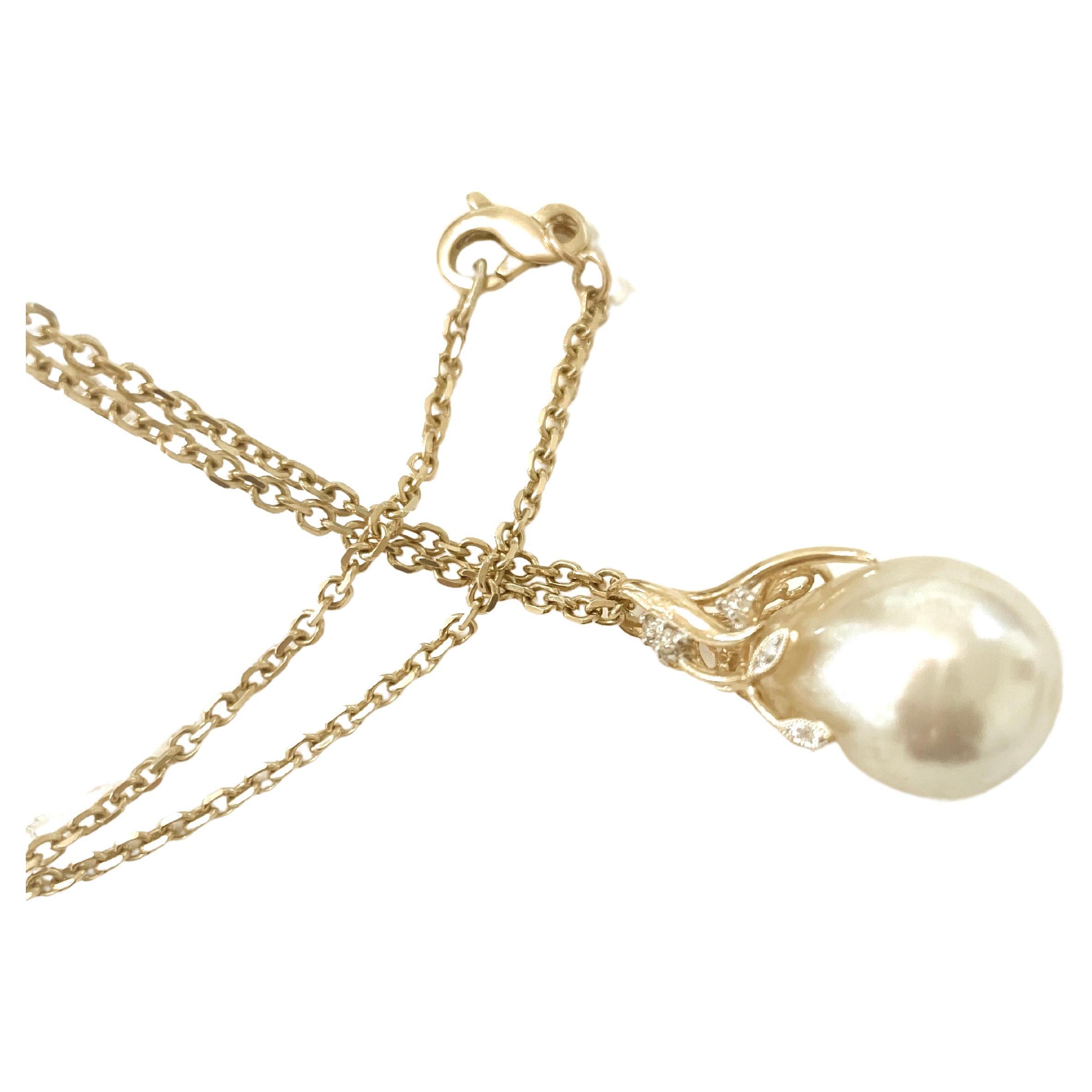 Chain Necklace with Golden South Sea Pearl and Diamond Pendant In New Condition For Sale In Laguna Beach, CA