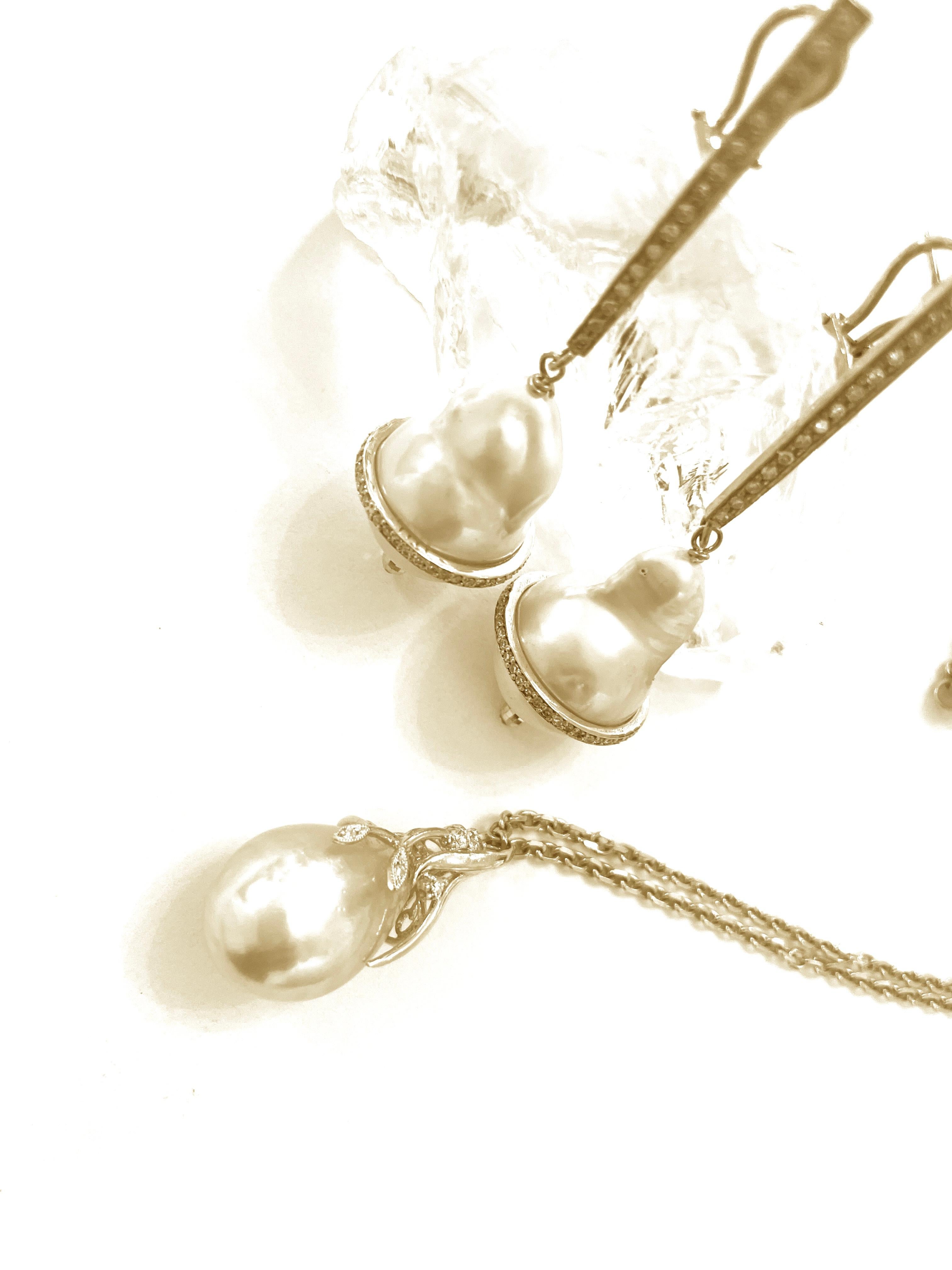 Kette Halskette mit goldener Südseeperle und Diamant-Anhänger im Angebot 1