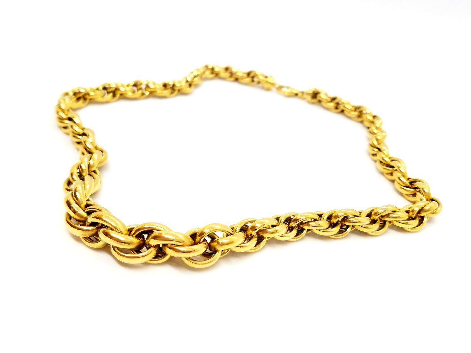Gold necklace yellow 750 mils (18 carats). falling mesh. length: 42 cm. width at the front: 1.03 cm. rear width: 0.73 cm. total weight: 27.92 g. punch eagle's head. excellent condition
