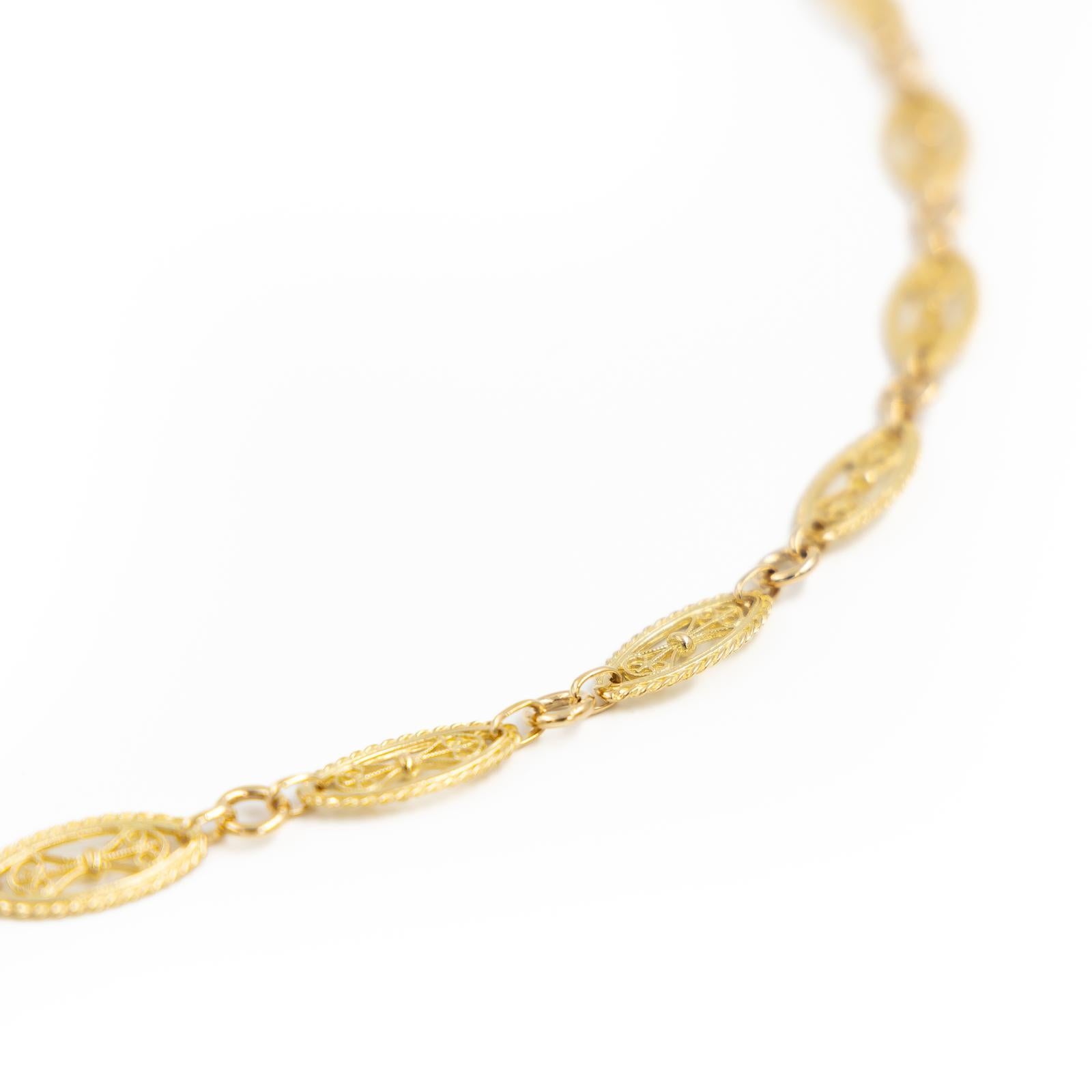 Women's Chain Necklace Yellow Gold For Sale