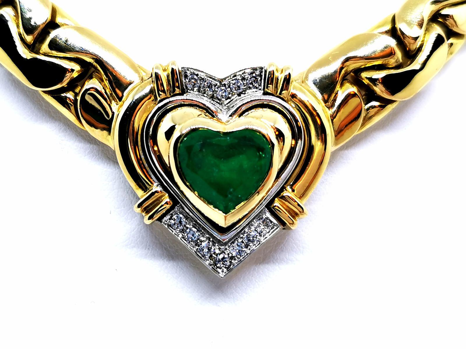 Chain Necklace Yellow Gold Emerald For Sale 2