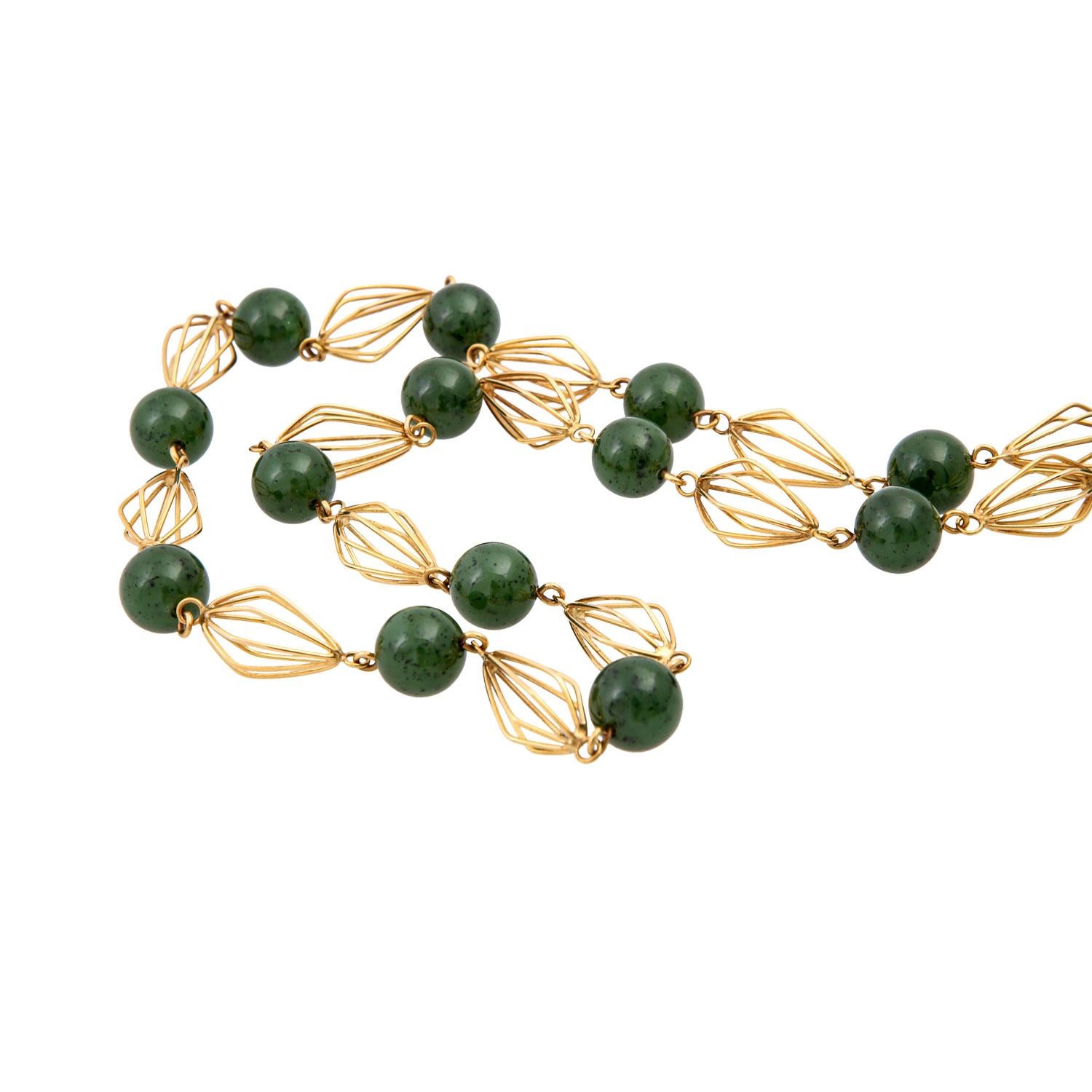 Women's Chain set with 15 jade beads. For Sale