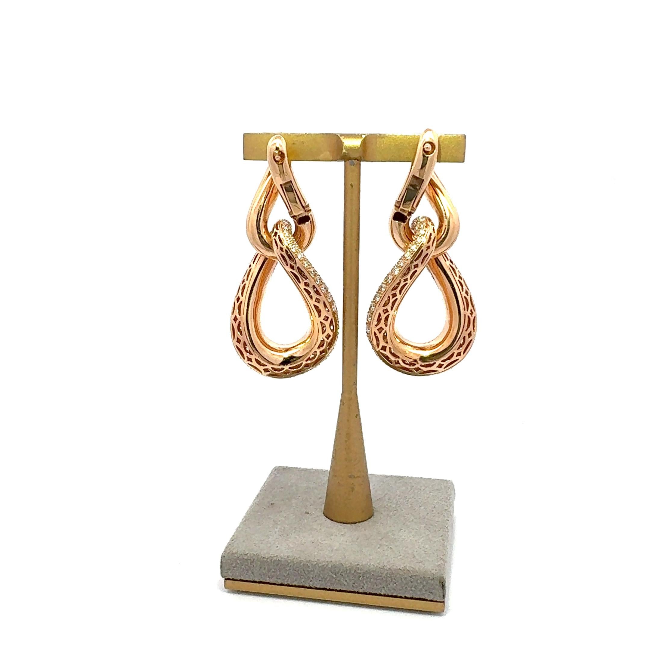 Modern Chain Style Diamond 18K Yellow Gold Earrings For Her For Sale