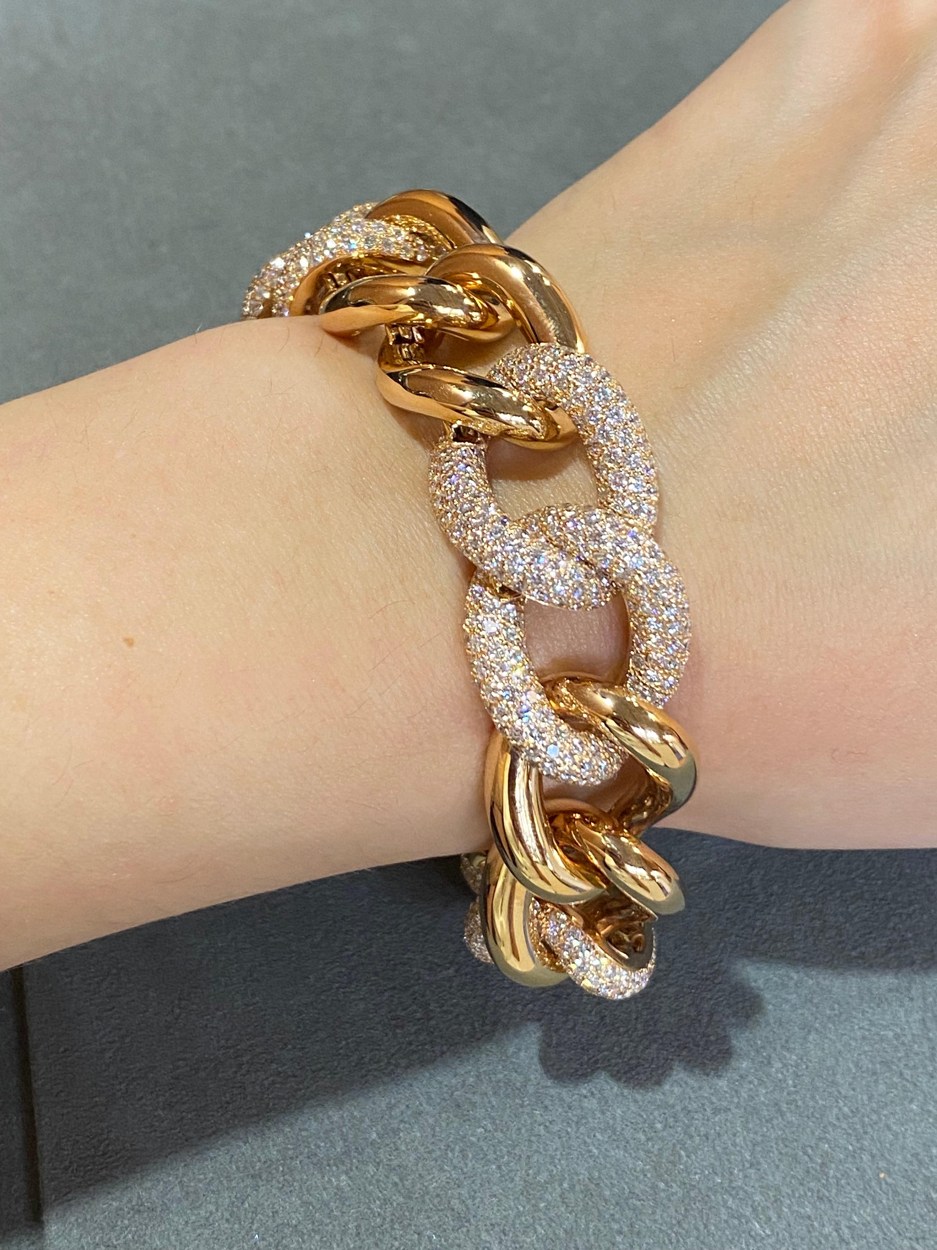 Chain Style Diamond Rose 18K Gold for Her In New Condition For Sale In Montreux, CH