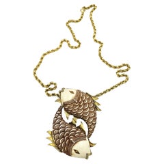 Chain with 2 fish hanging from each other, signed RAZZA hanging, Zodiac Signes!