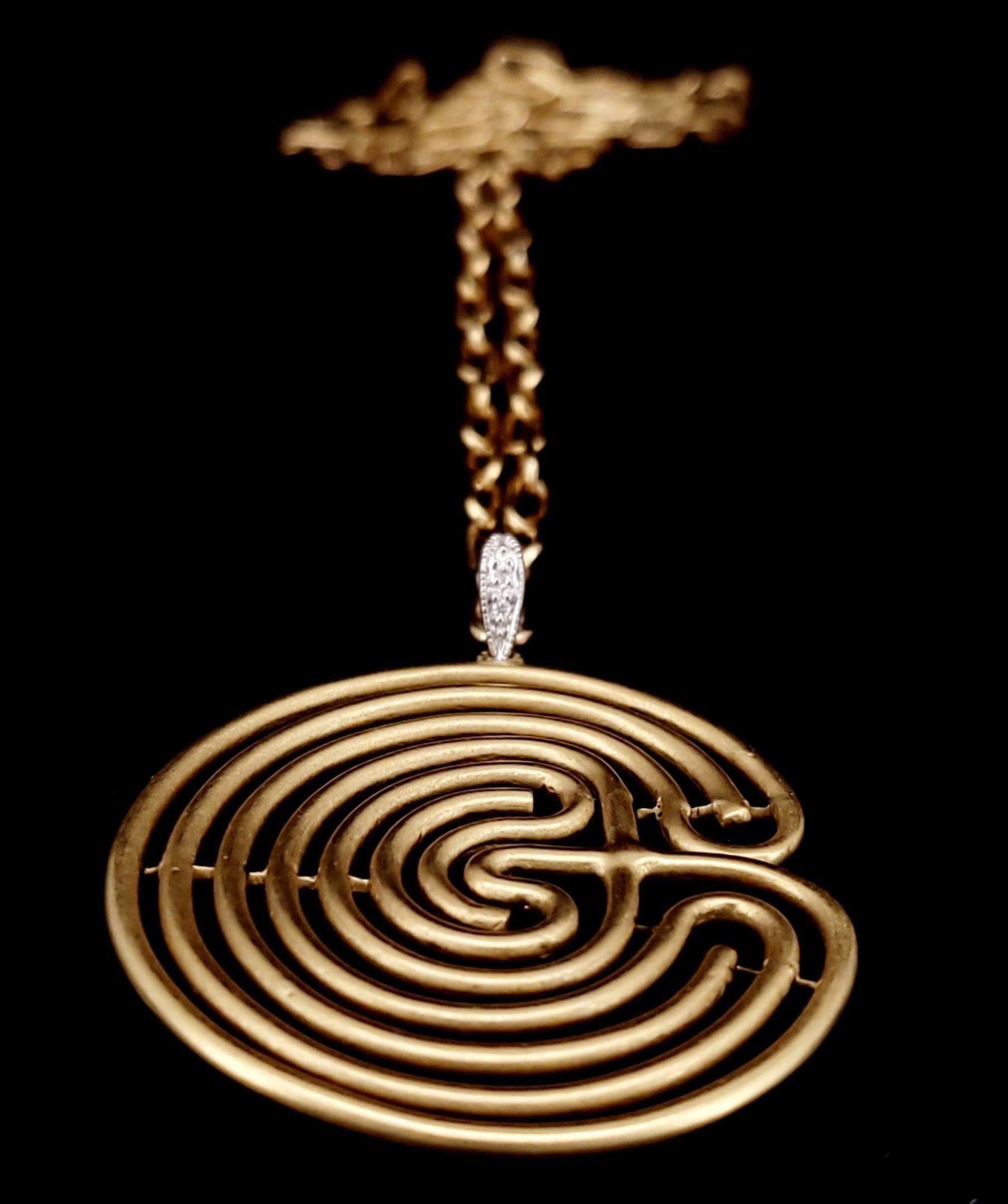 Chain with Pendant
Chain Material : 14K Yellow Gold
Pendant Material: 18K yellow Gold
Chain Length:18'' Long
Pendant Measures:37.7 X 34.2mm
Pendant Measures with bail: 46mm
Pendant Thickness: 1.5mm
Weight: 20.6 grams
Condition Pre-owned
Gender