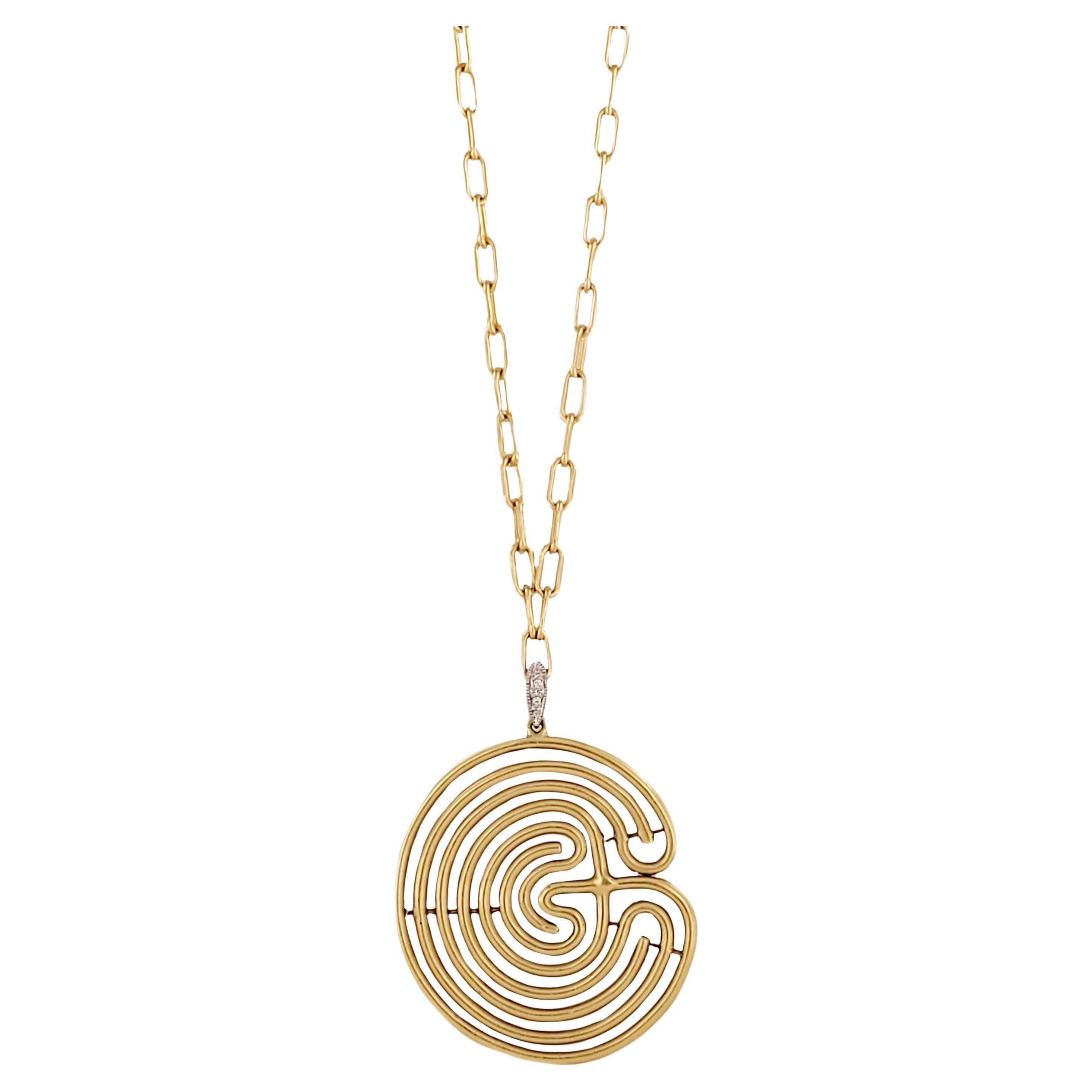 Chain With Pendant in 14K Yellow Gold For Sale