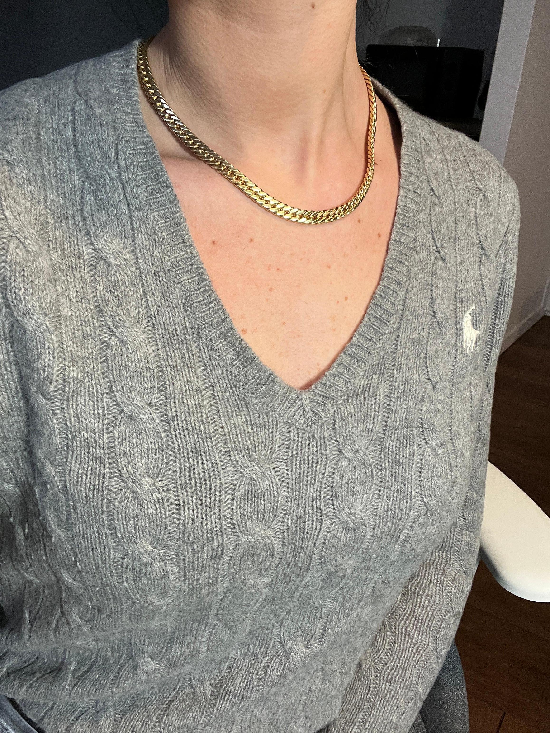 Chaîne Necklaces Yellow Gold 18 Carats 

A magnificent antique curb chain in 18 carat yellow gold, combining robustness and timeless elegance. This high-quality piece of jewelry features a classic and sophisticated design, perfect for enhancing any