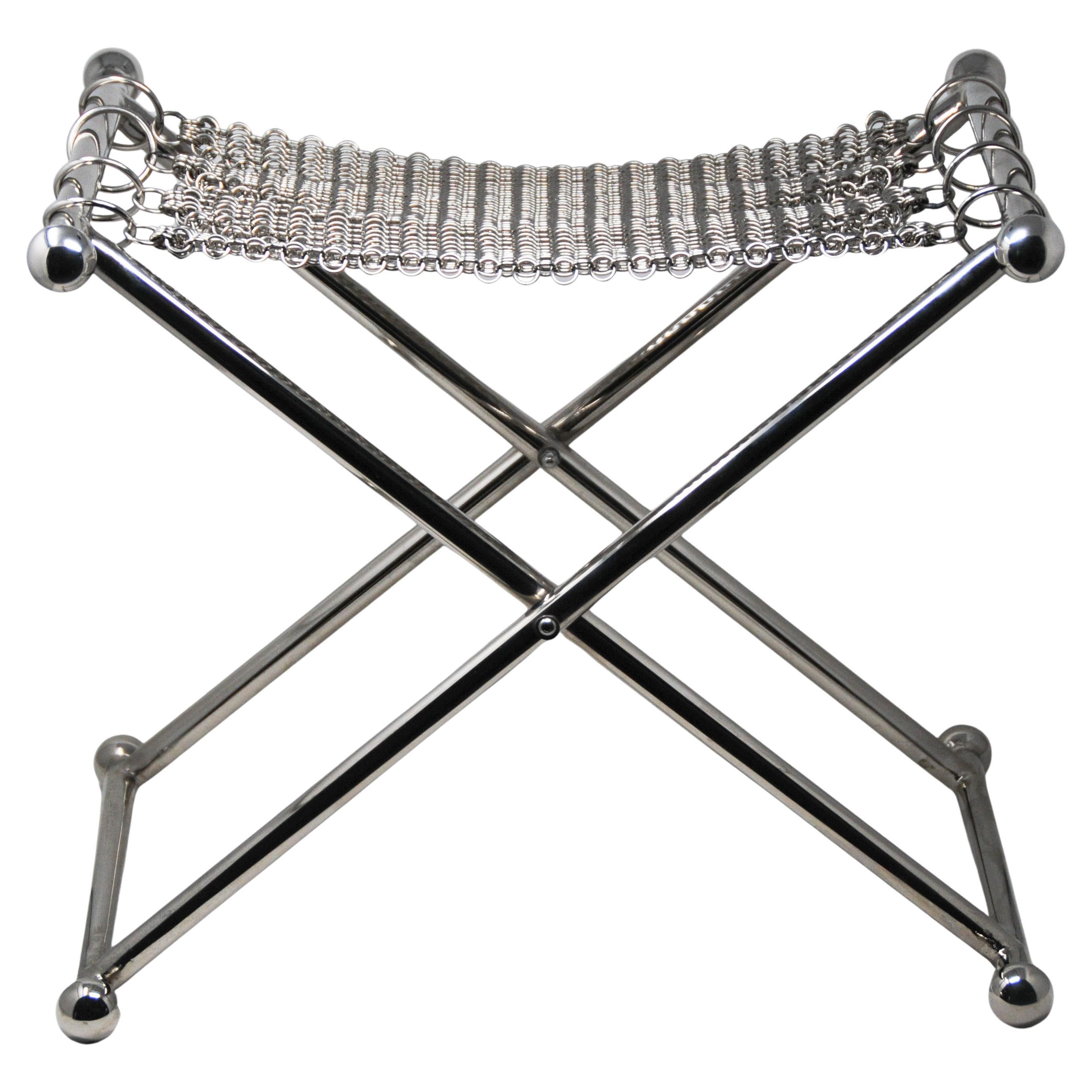 Taburete Escultural Camping Chainmail, Acabado Acero Niquelado, Malla Enlazada a Mano