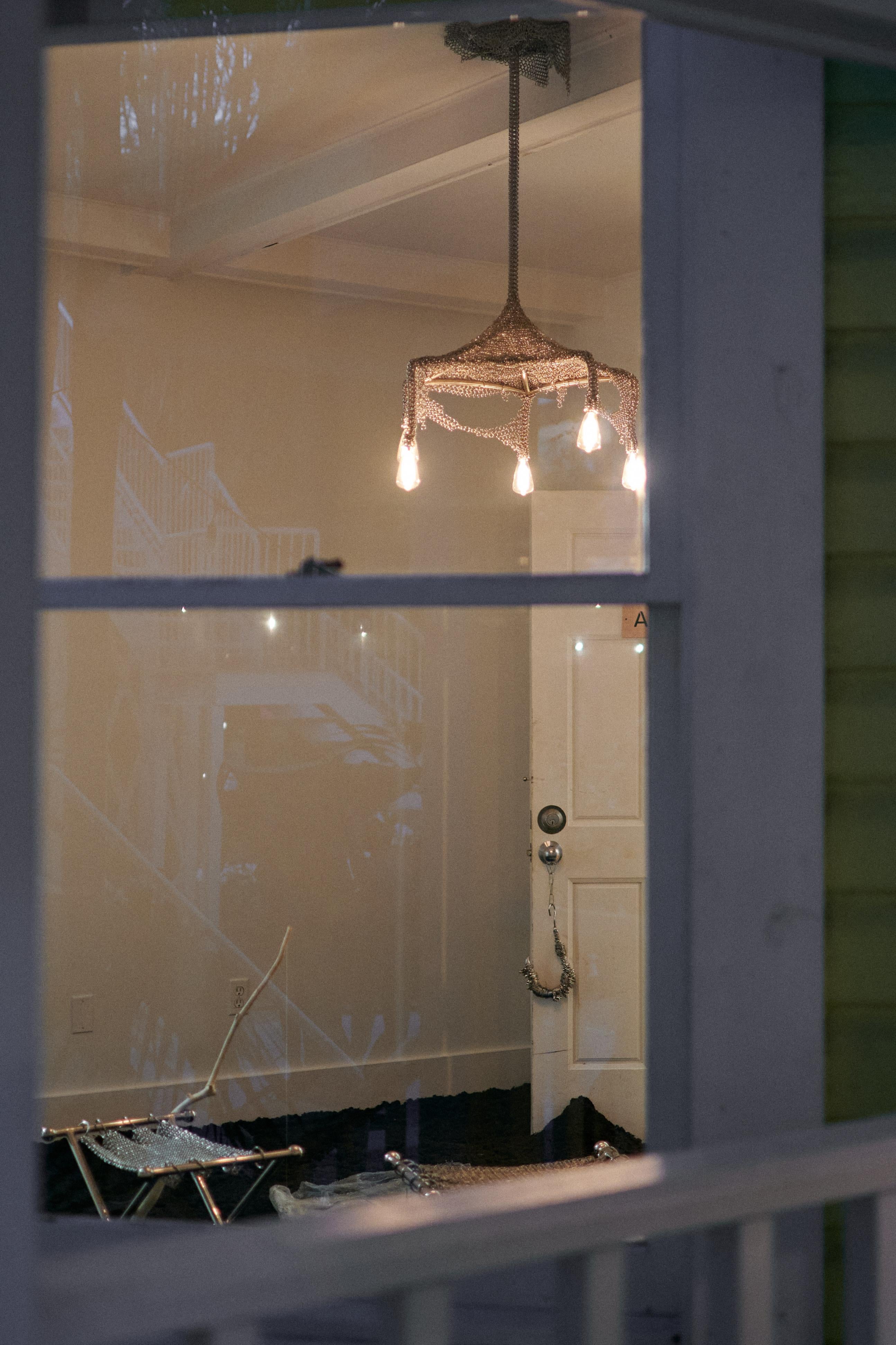 Annodato a mano Lampadario scultoreo Chainmail Cobweb in vendita
