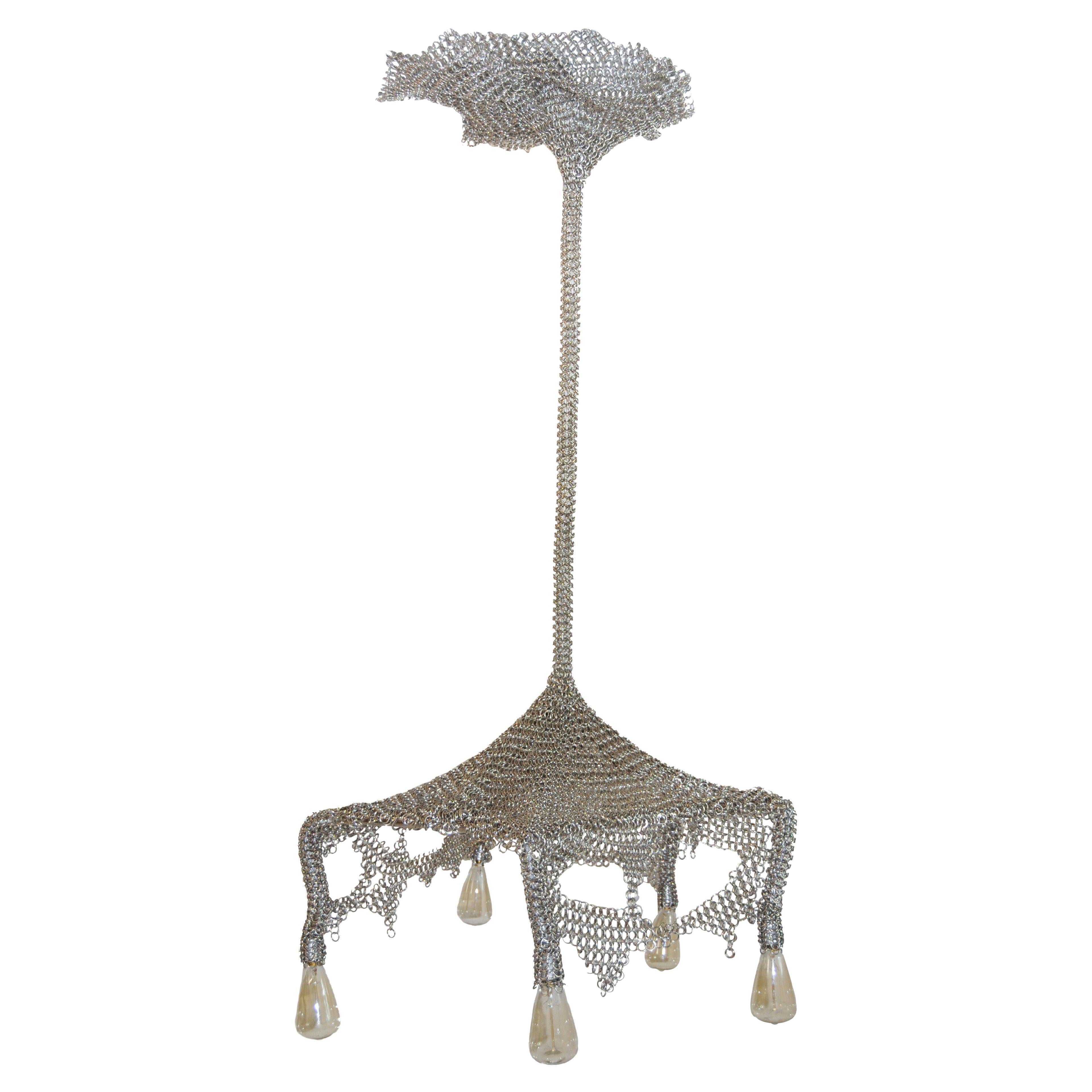 Kettenhemd Cobweb Skulpturaler Kronleuchter