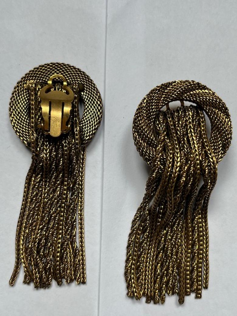 Orecchini a catena pendenti in oro con clip In condizioni discrete in vendita a PARIS, FR