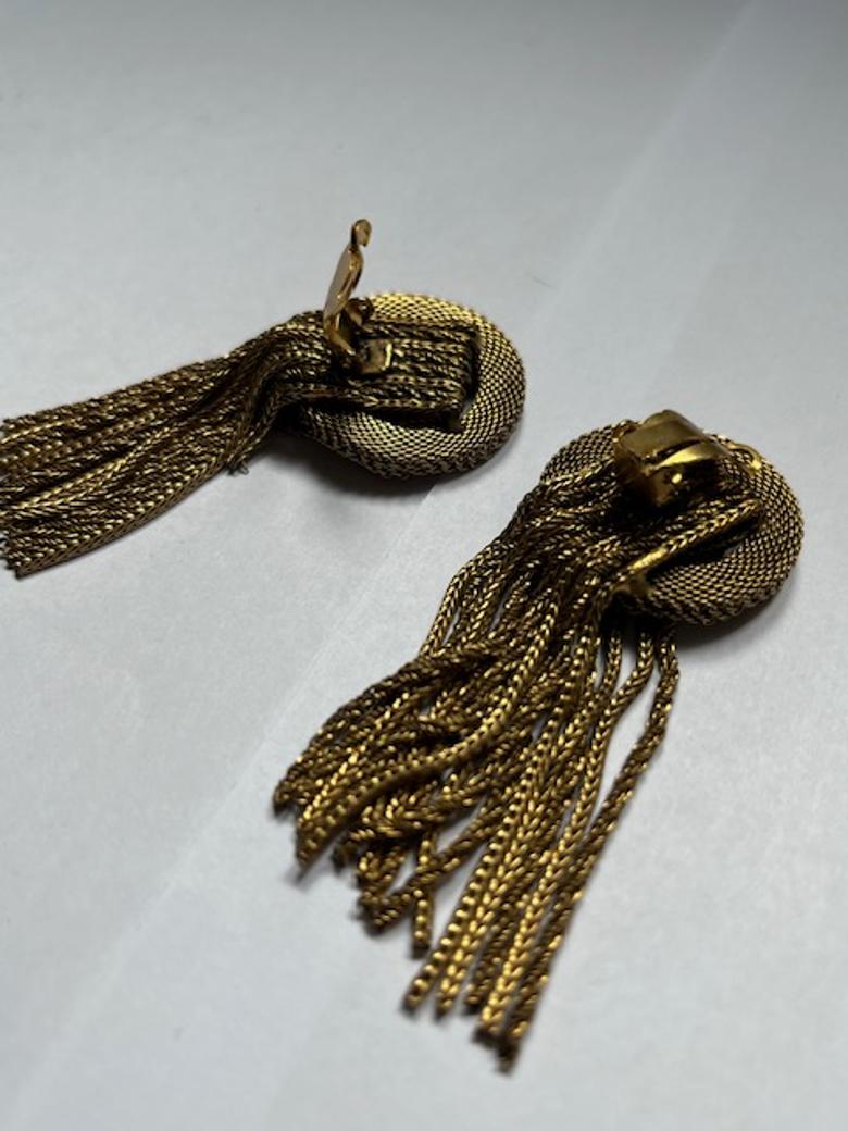 Donna Orecchini a catena pendenti in oro con clip in vendita