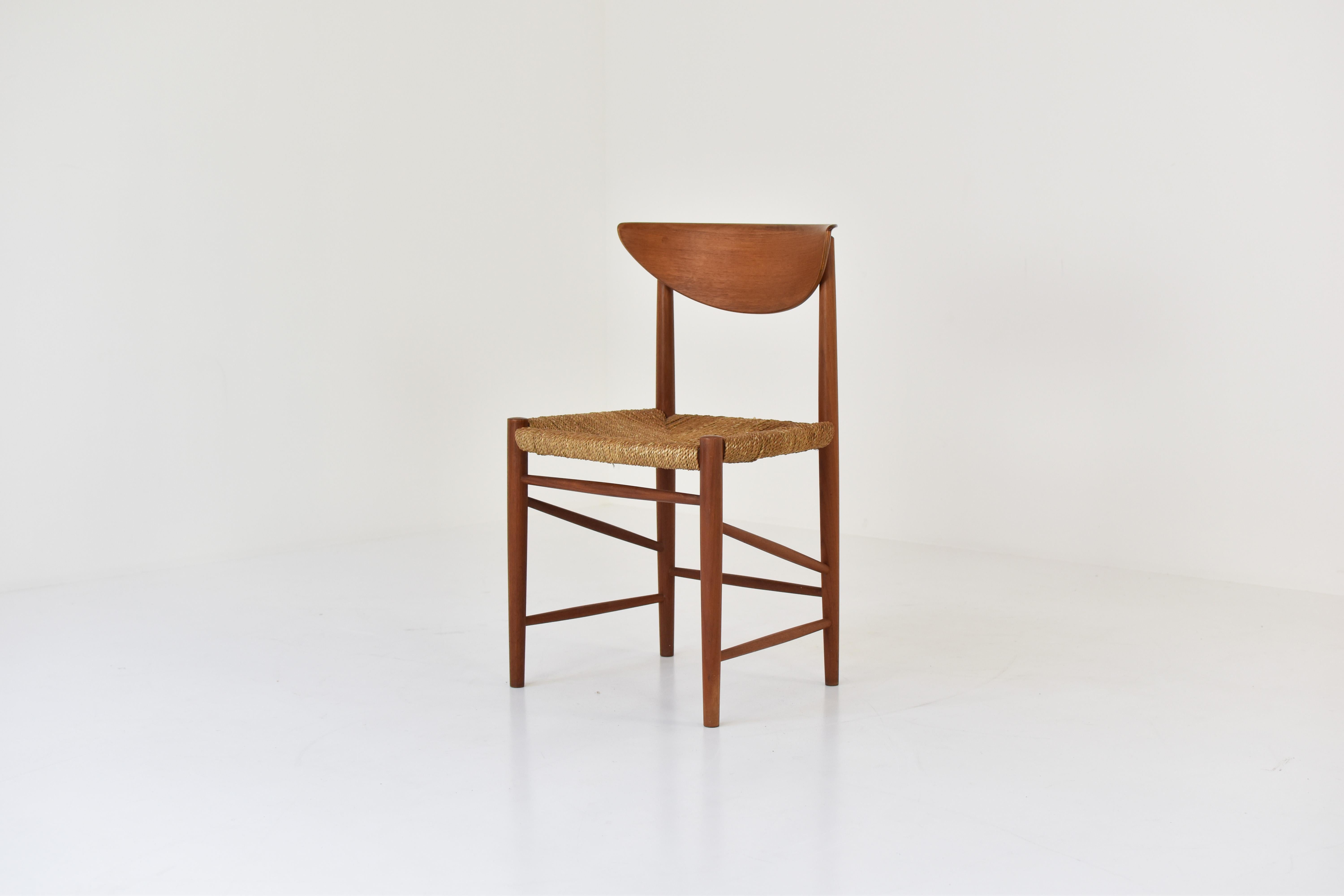 Side chair by Peter Hvidt & Orla Mølgaard-Nielsen for Søborg Møbelfabrik, Denmark 1960s. This chair, Model No. 316, is made out of teak and features the original paper cord seat. Very good and original condition.

Measurements: H 76,5 x W 46,5 x D