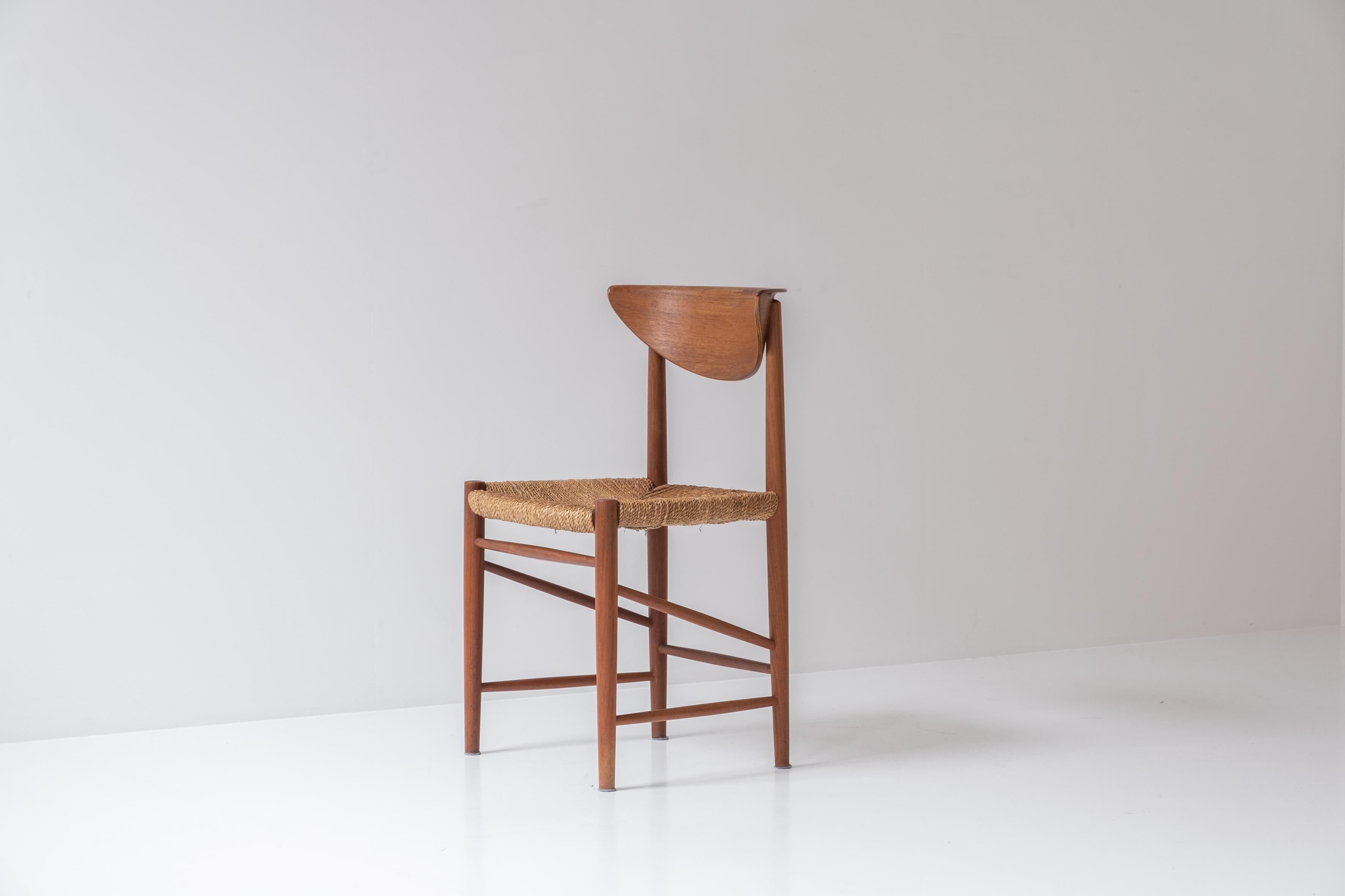 Side chair by Peter Hvidt & Orla Mølgaard-Nielsen for Søborg Møbelfabrik, Denmark 1960s. This chair, Model No. 316, is made out of teak and features the original paper cord seat. Very good and original condition.

Measurements: H 76,5 x W 46,5 x D