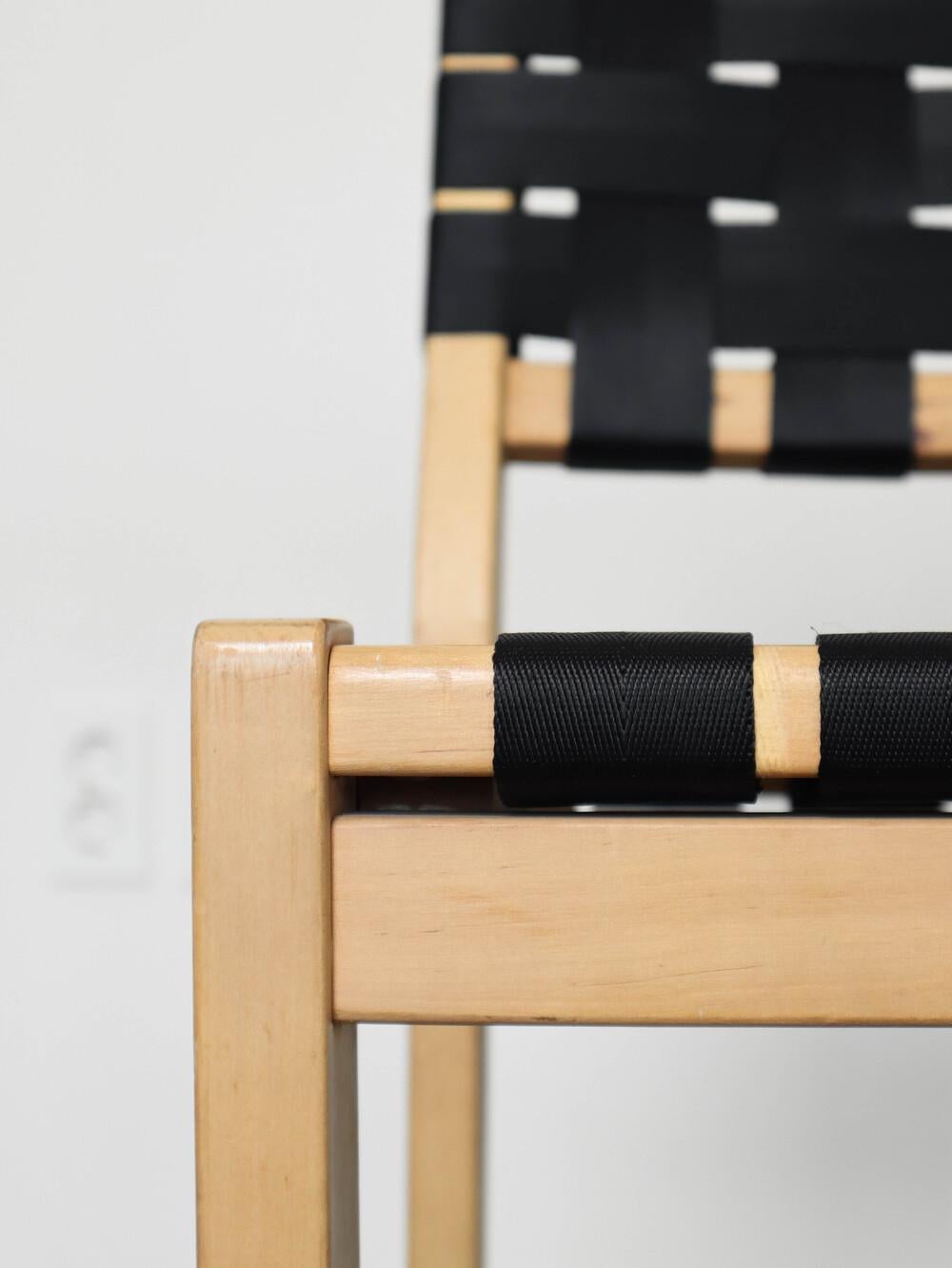 Chair 611 by Alvar Aalto for Artek In Good Condition For Sale In Princeton Junction, NJ
