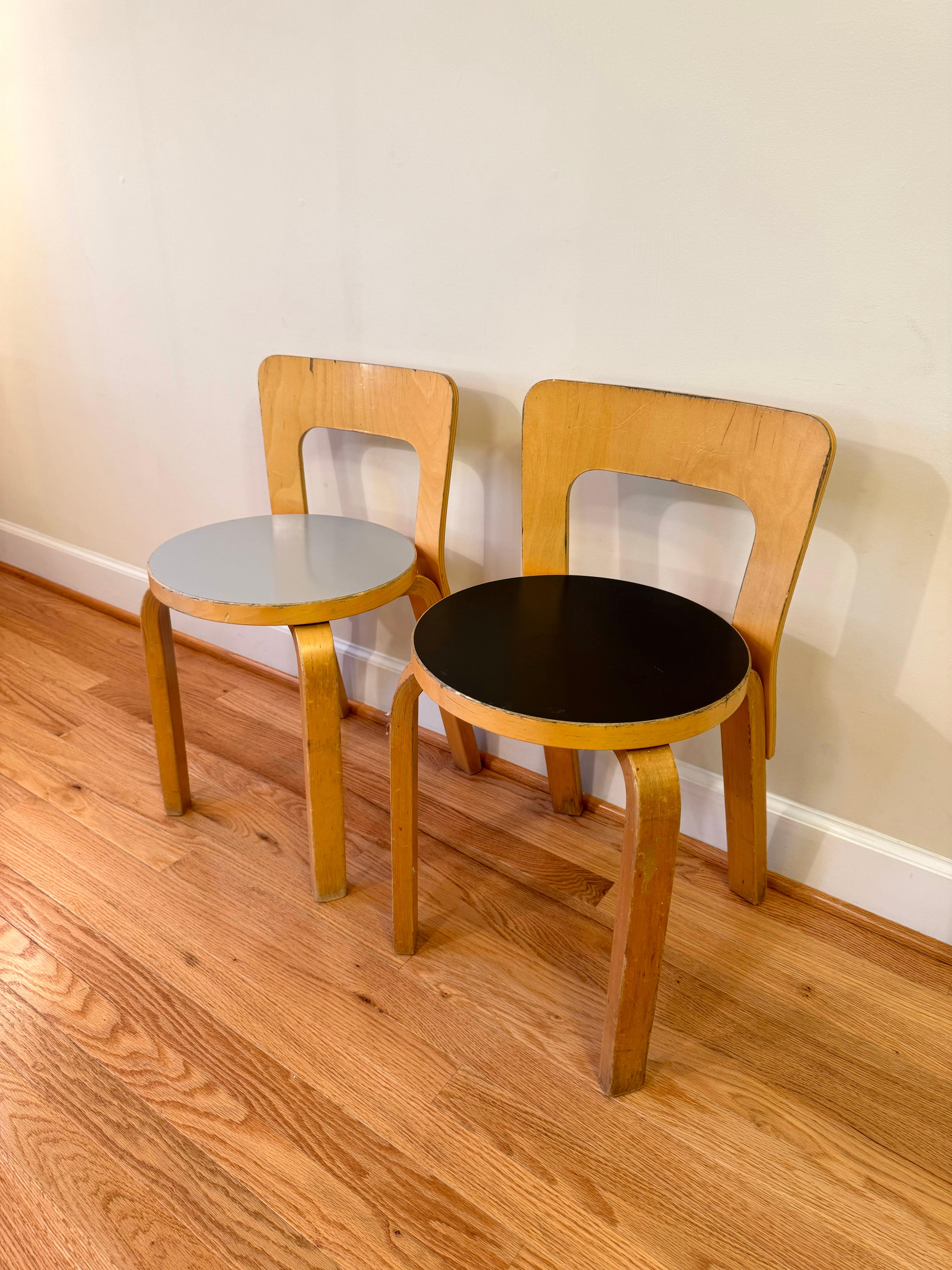 Mid-20th Century Chair 65 by Alvar Aalto for Artek (Black Linoleum)