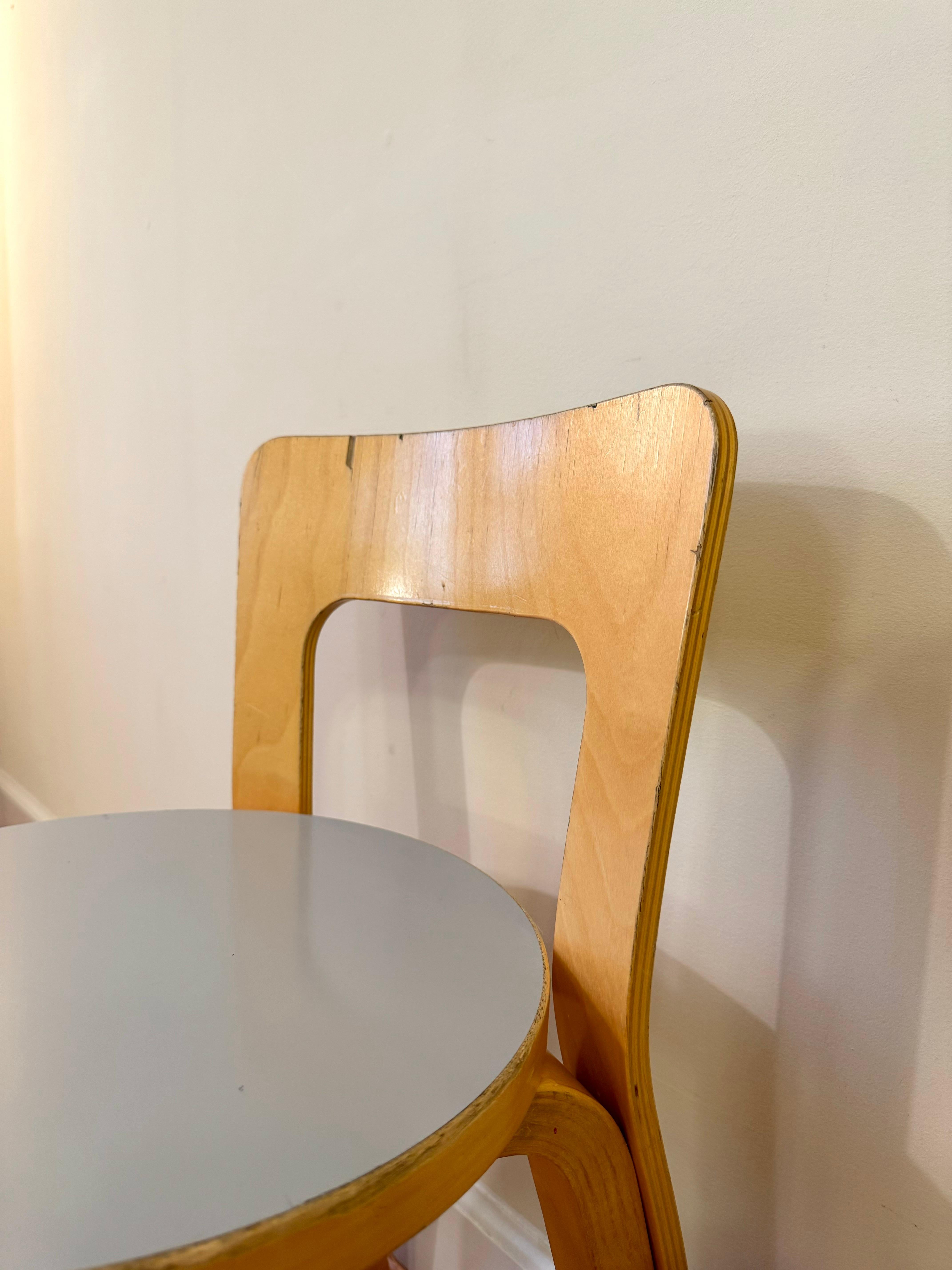 Chair 65 by Alvar Aalto for Artek (White laminate) In Fair Condition For Sale In Centreville, VA