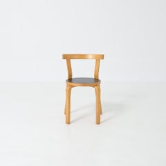 Sedia 68 di Alvar Aalto per Artek