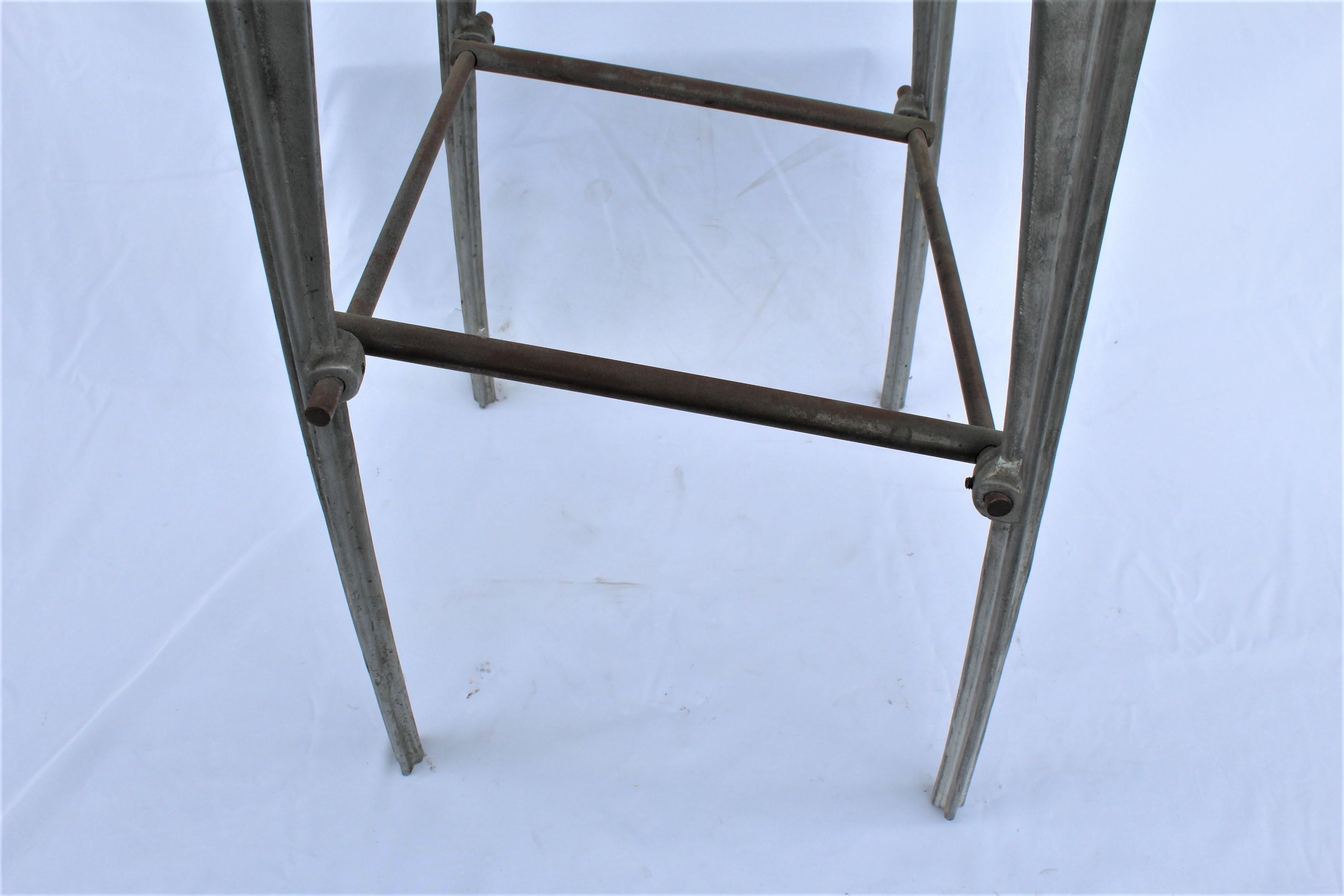 Fine XX secolo Sedia, Alluminio, Midcentury del designer R Josten Style in vendita