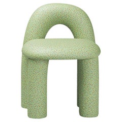 Chaise Arcy en tissu vert Kvadrat par Alter Ego Studio