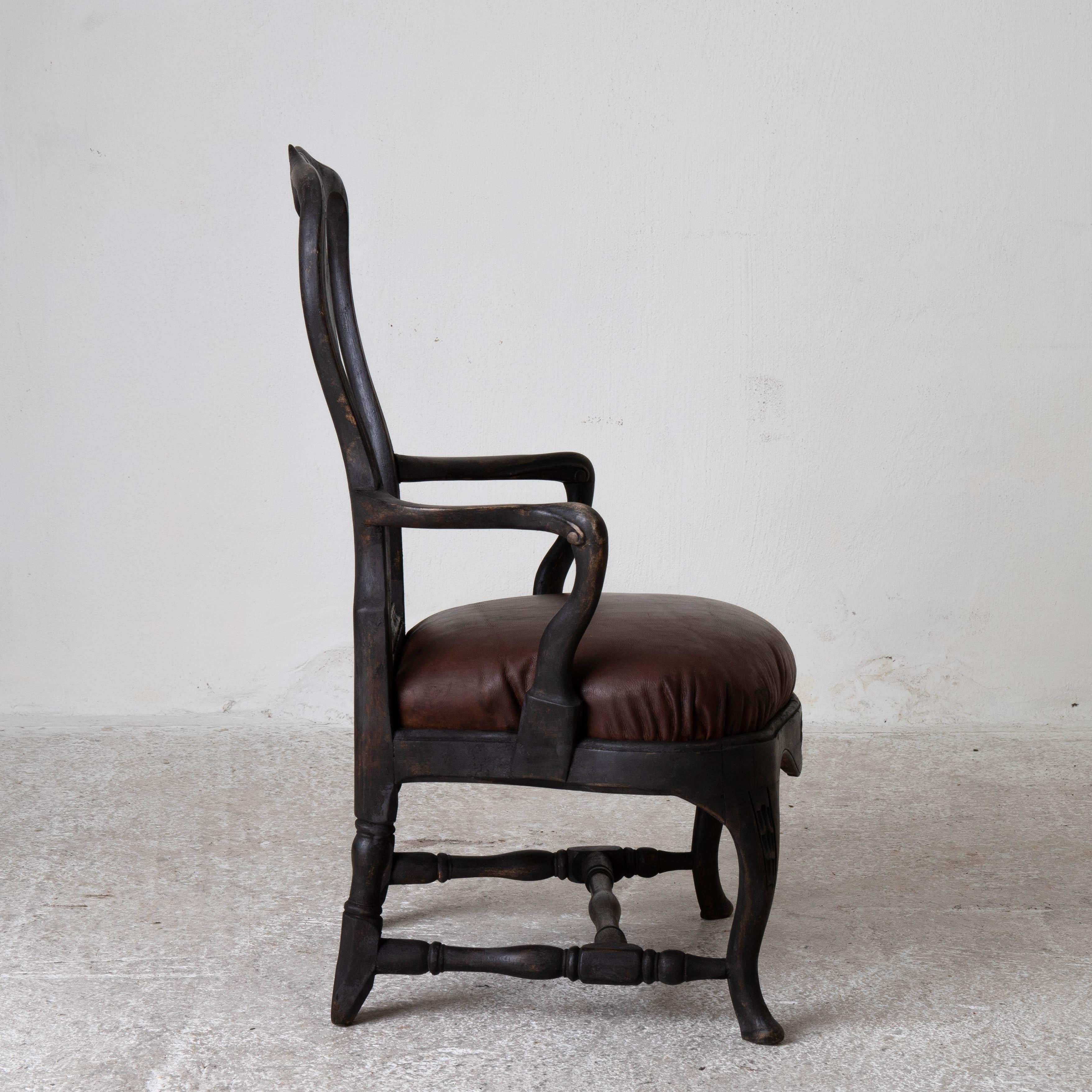 XVIIIe siècle Fauteuil de chaise Rococo suédois 1750-1775 noir Suède en vente