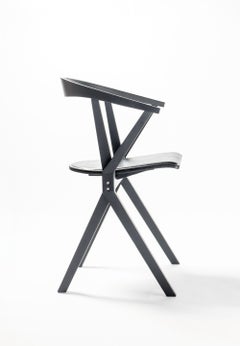 Sedia B in frassino laccato nero di Konstantin Grcic