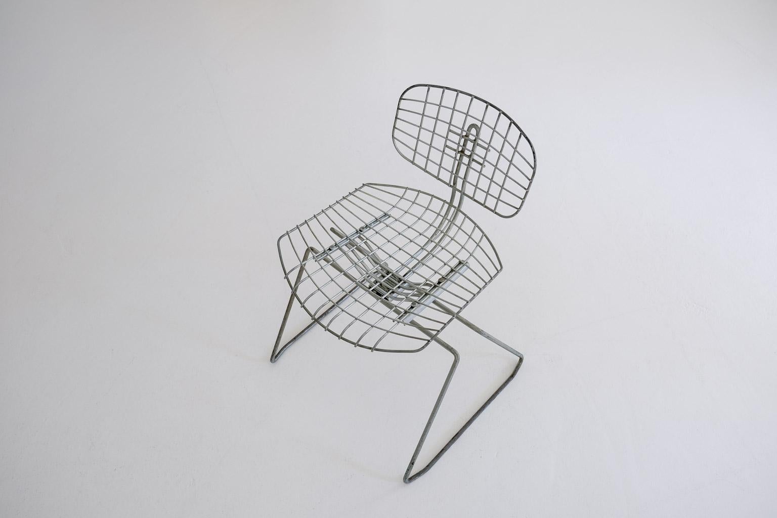 Chaise Beaubourg, Michel Cadestin & Georges Laurent pour le Centre Pompidou en vente 9