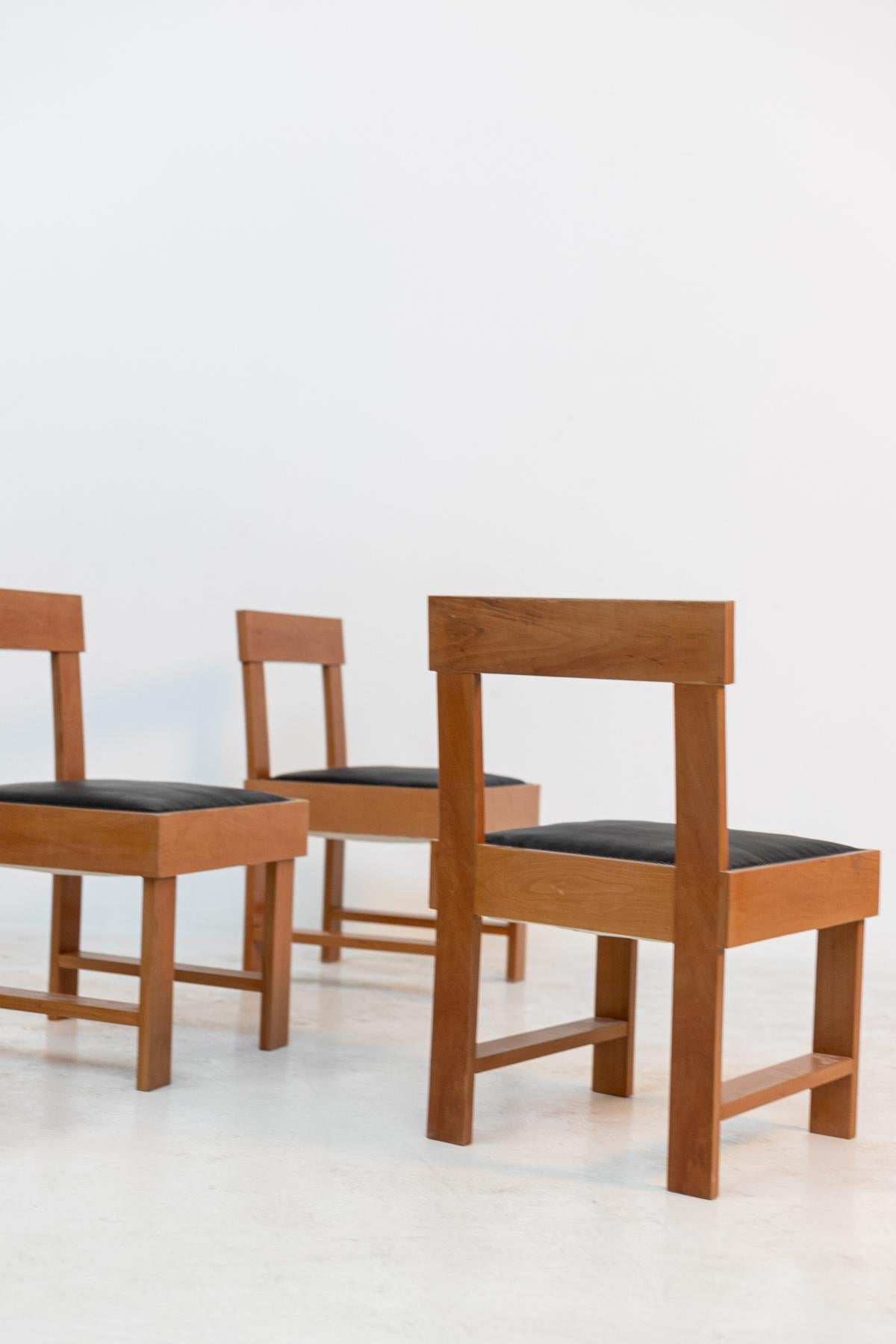 Sessel von BBPR Studio, italienischer Satz von sechs Stühlen aus Holz und schwarzem Leder 11