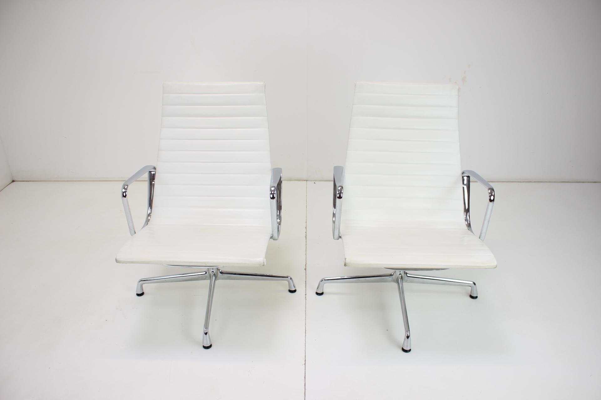 Mid-Century Modern  Chaise de Charles & Ray Eames pour Vitra, EA 107 en vente