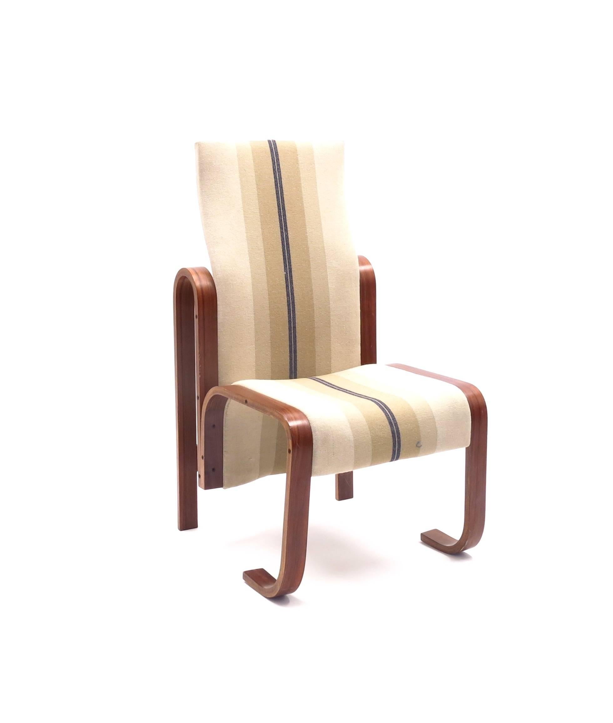 This chair was designed by Jan Bocan, the award-winning architect behind the Czechoslovakian embassy in Stockholm that was built in the late 1960s and early 1970s in a Brutalist style and was finished in 1972. He also designed all the furniture,