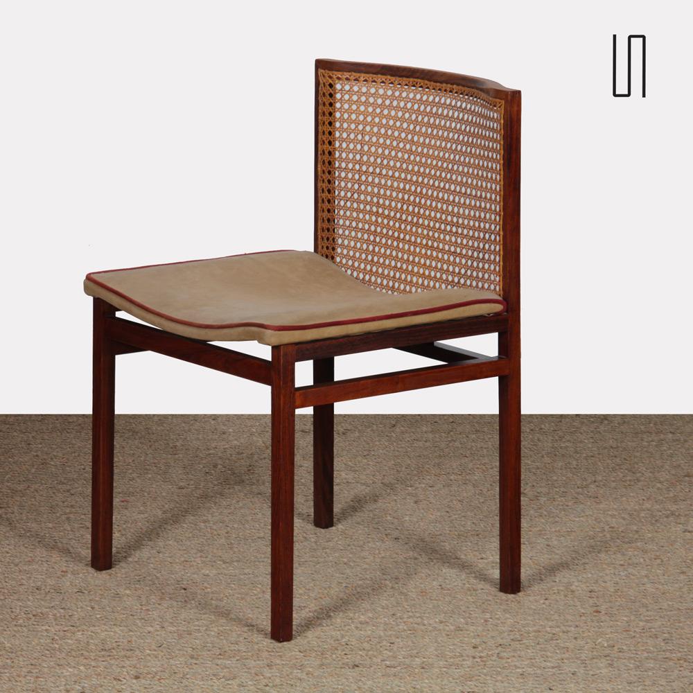 Cette chaise a été conçue par Tito Agnoli. Il a été publié par La Linea dans les années 1960. La structure est en palissandre et le dos en rotin.