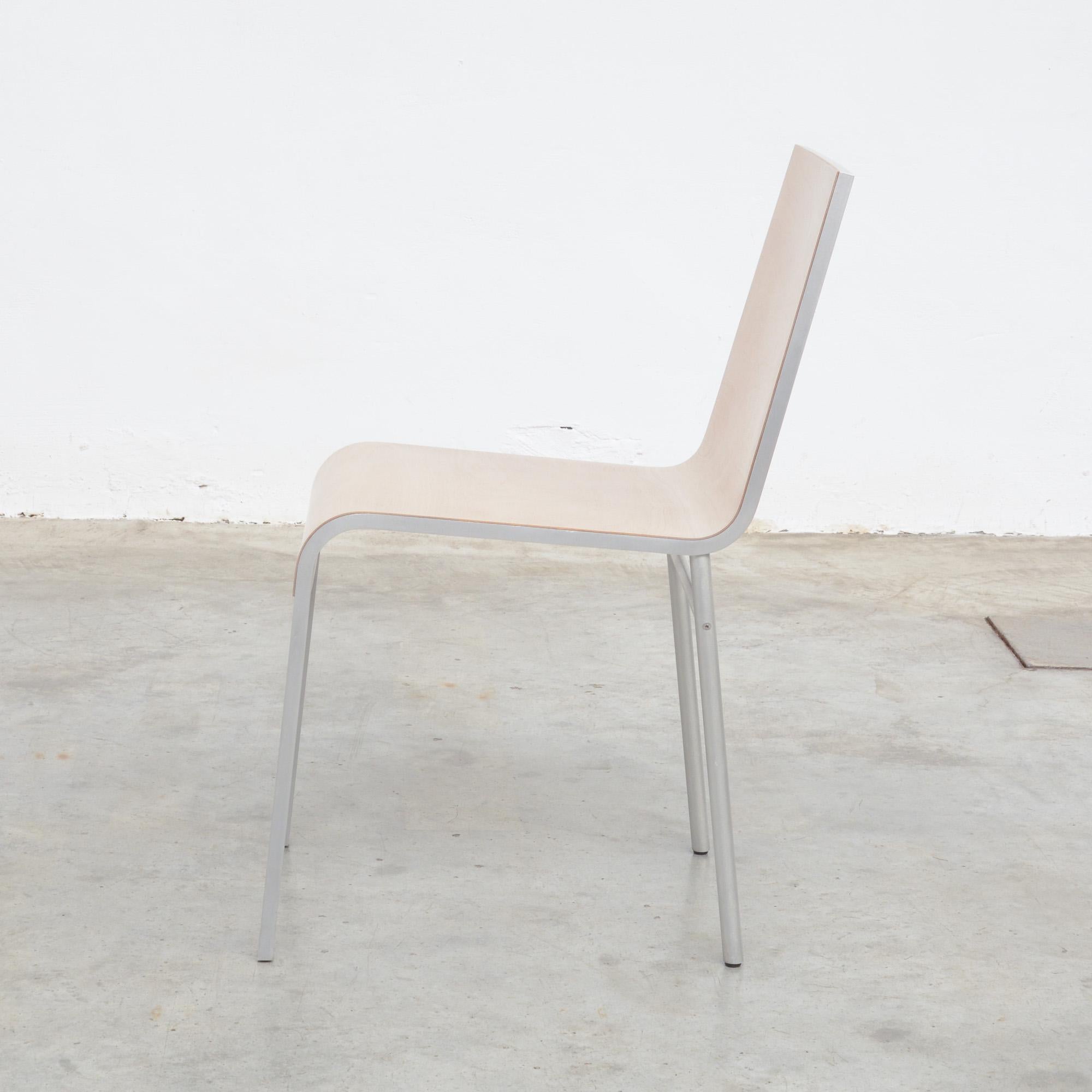 This Chair CN° II was designed by Maarten Van Severen in 1992. It is a 1st production, produced in his own workshop in Gent.
The frame is made of aluminum and the back and the seat are made of beech plywood, varnished on request of the client. This
