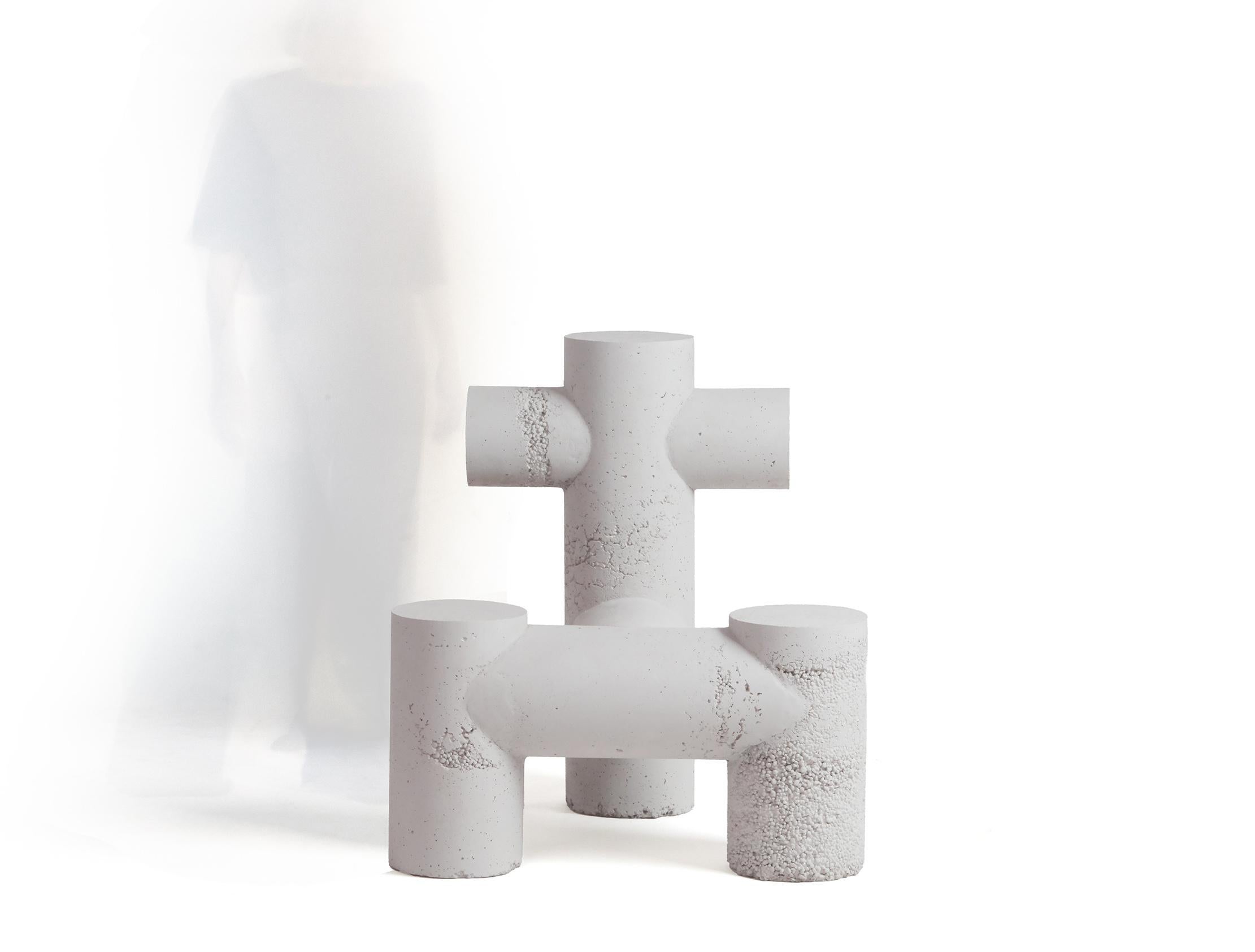 The Breakwave Chair by Aparentment is a sculptural, limited-series piece handcrafted in white concrete. Presented at Design Miami 2023 at the Barcelona Pavilion, this design was part of the curatorial framework A New Decorum—a concept honoring the